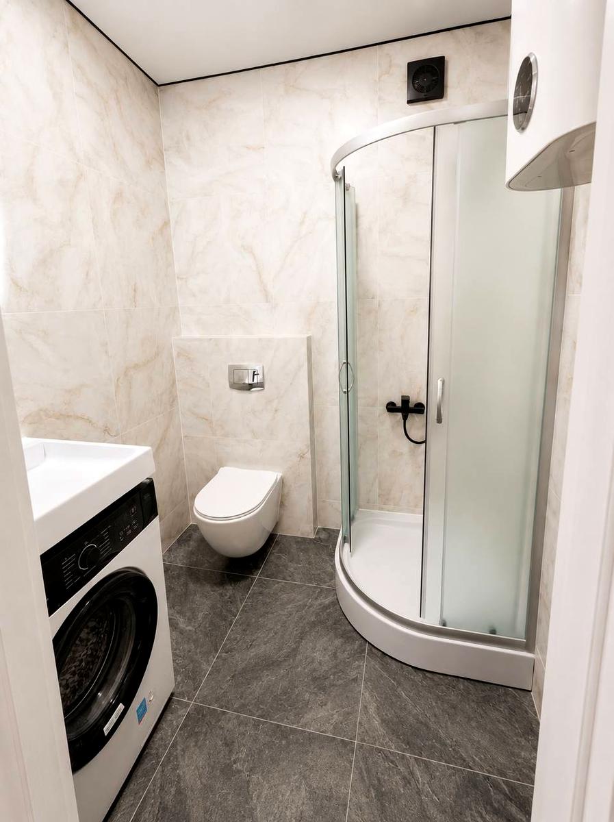 1868696059108815