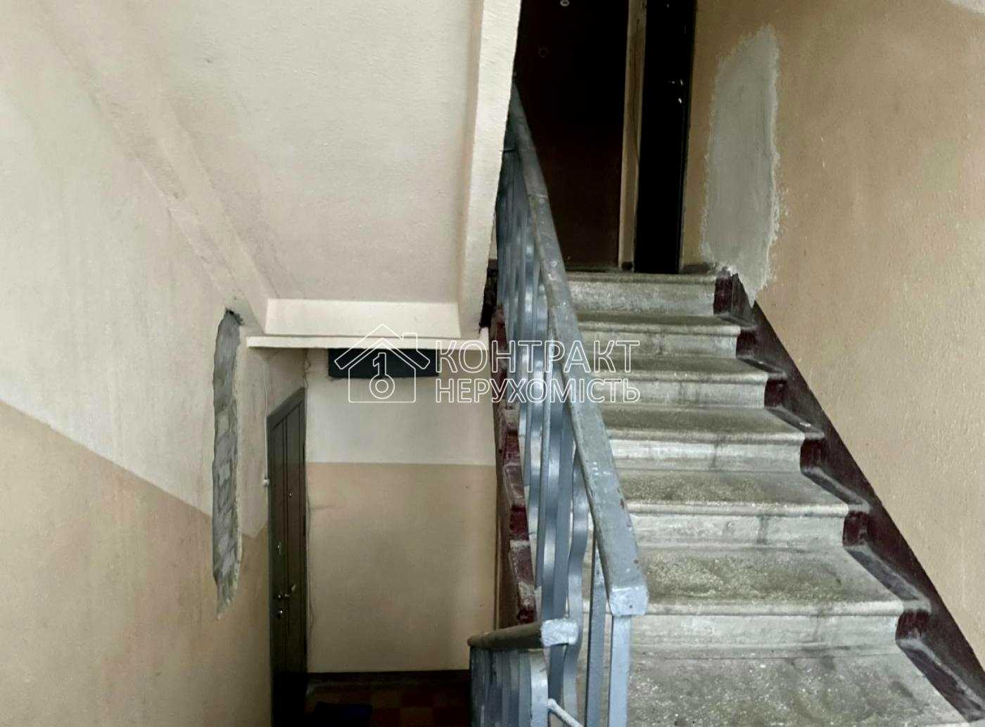 1868698223642331