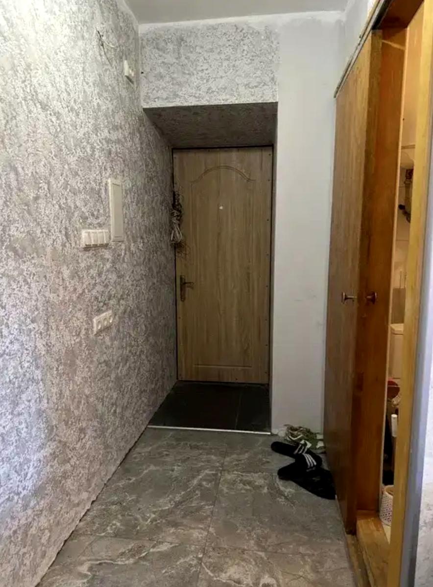 1868699028257735