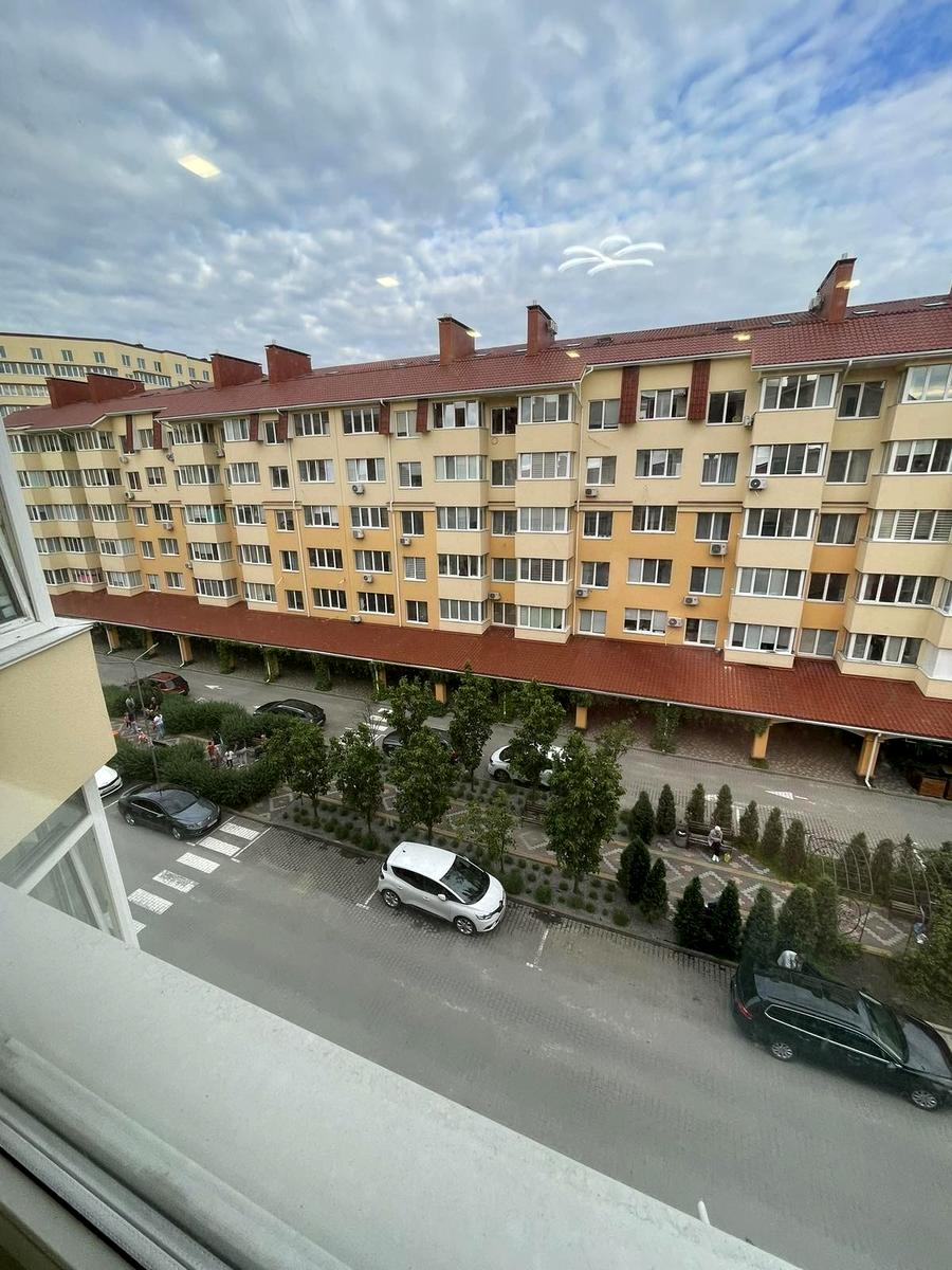 1868701928569443