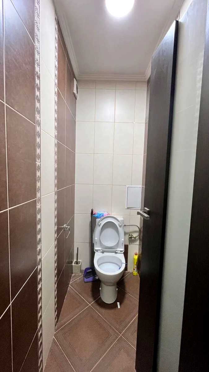 1868702446468669