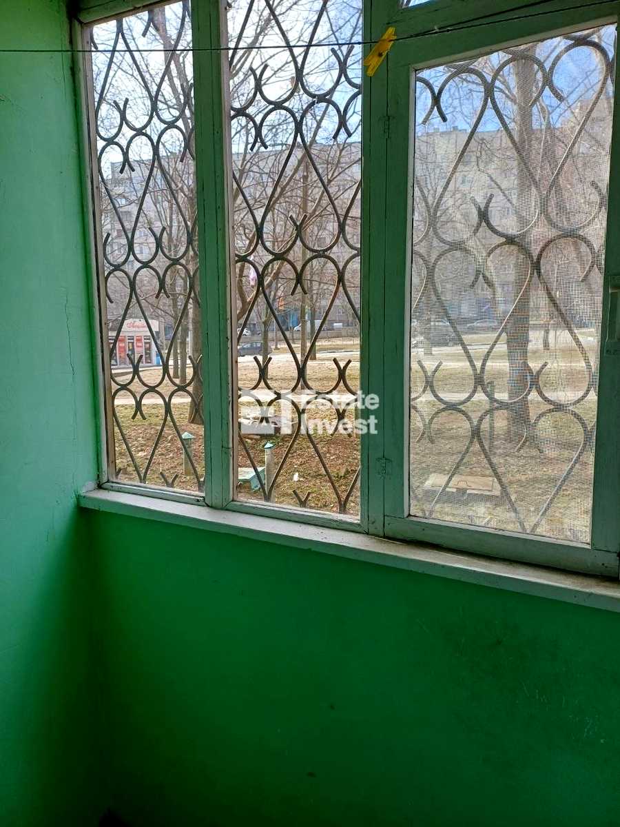 1868704035184612