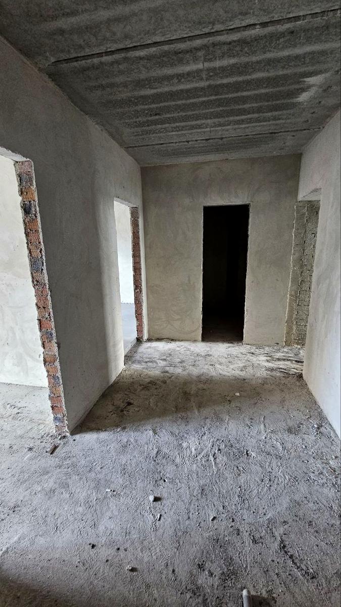 1868707502301759