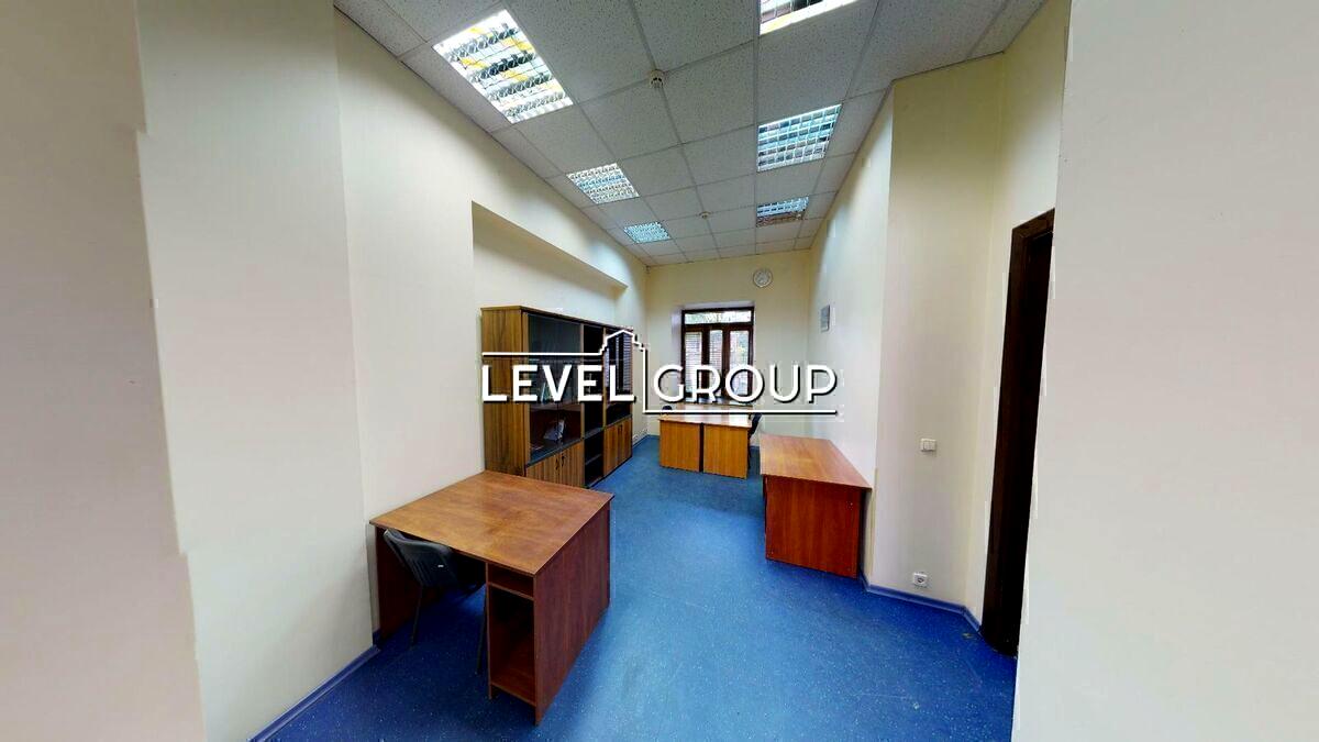 1868725477281185