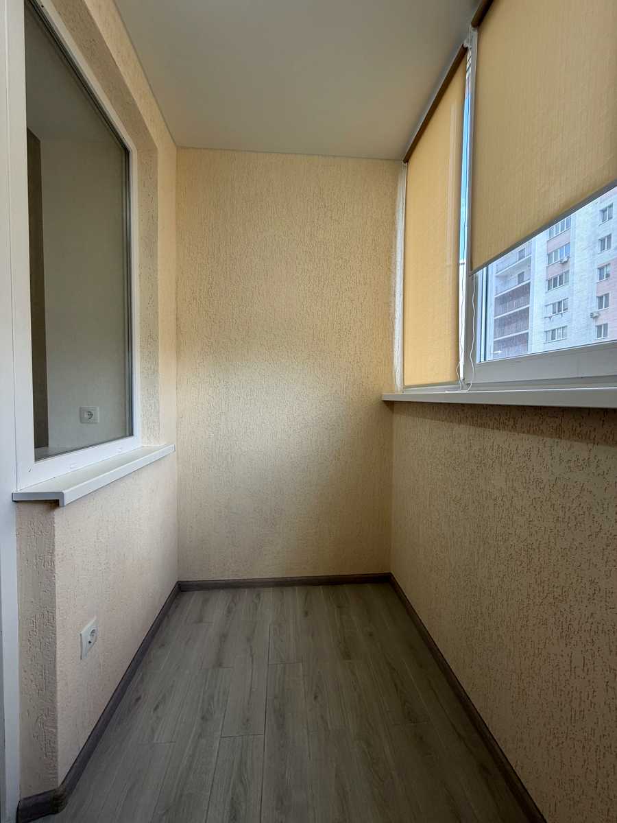 1868725784845309