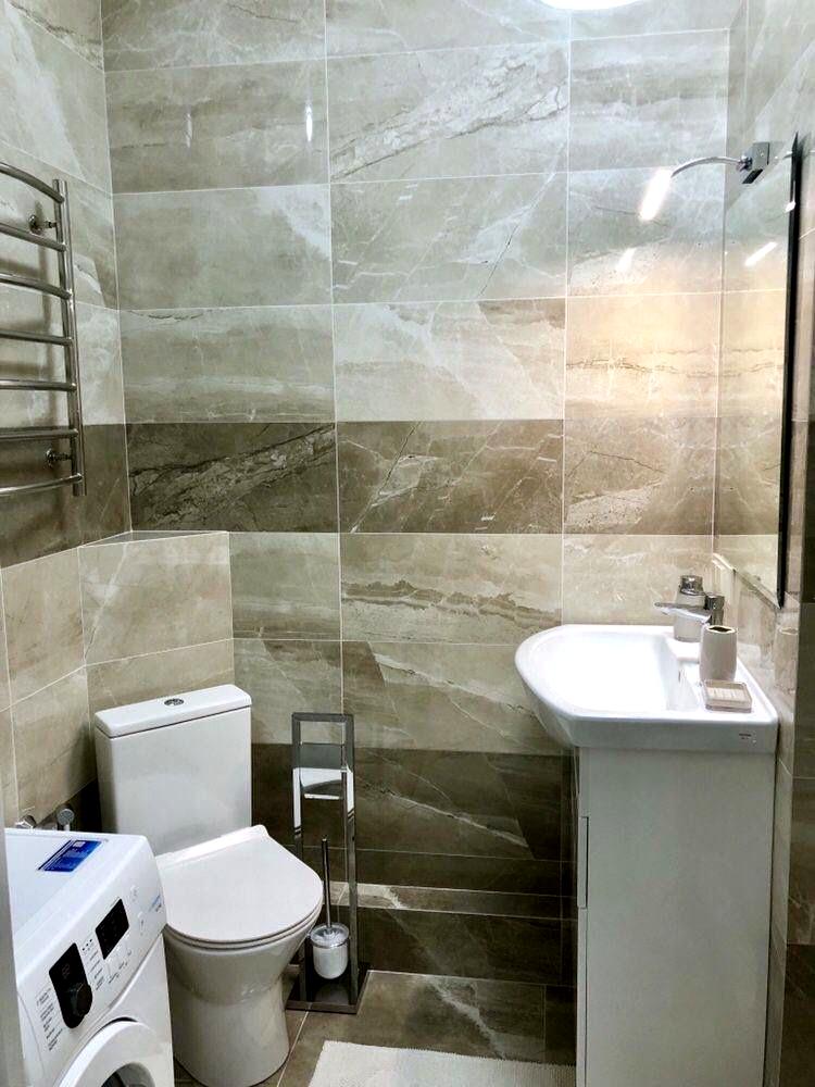 1868766547960994