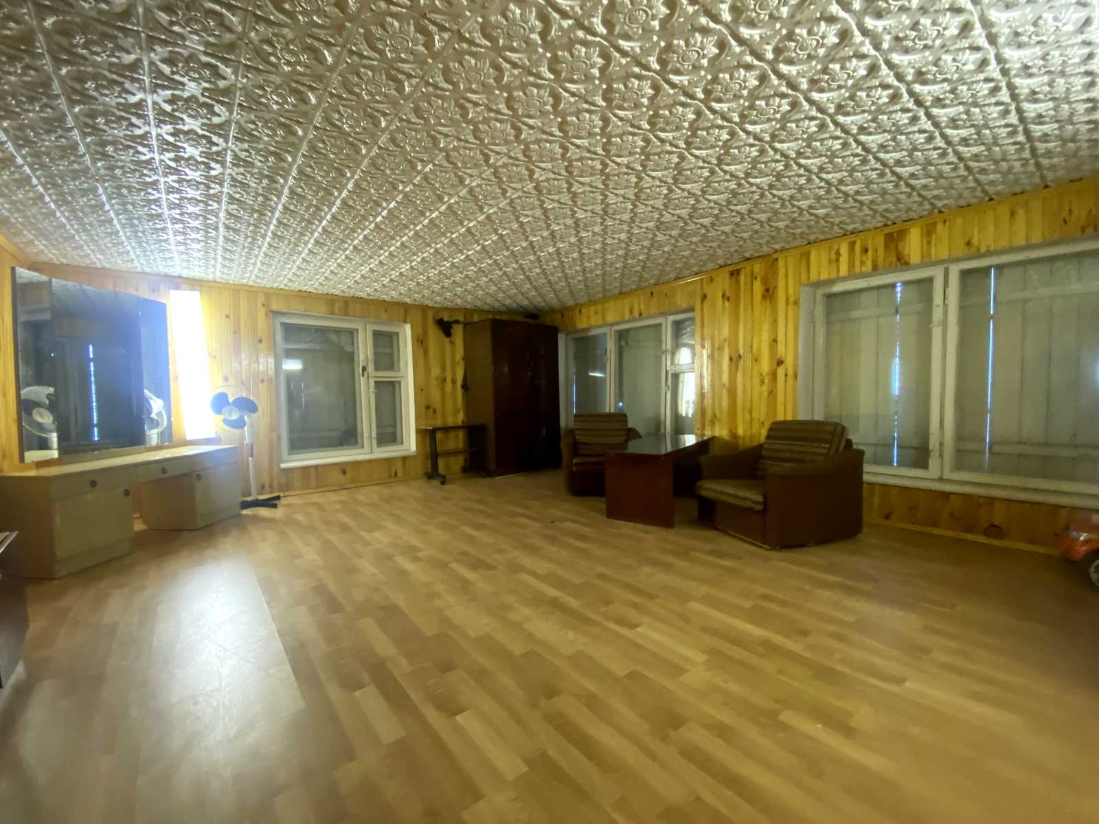 1868776118696864