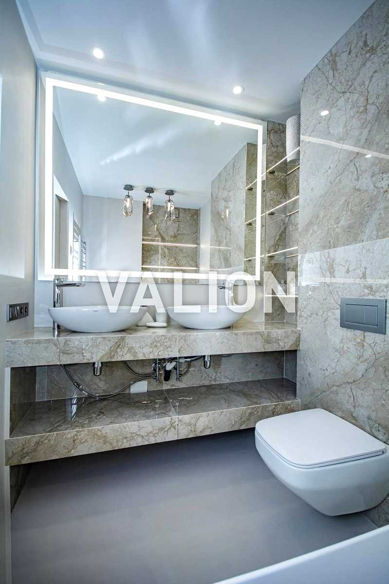 1868776292320316