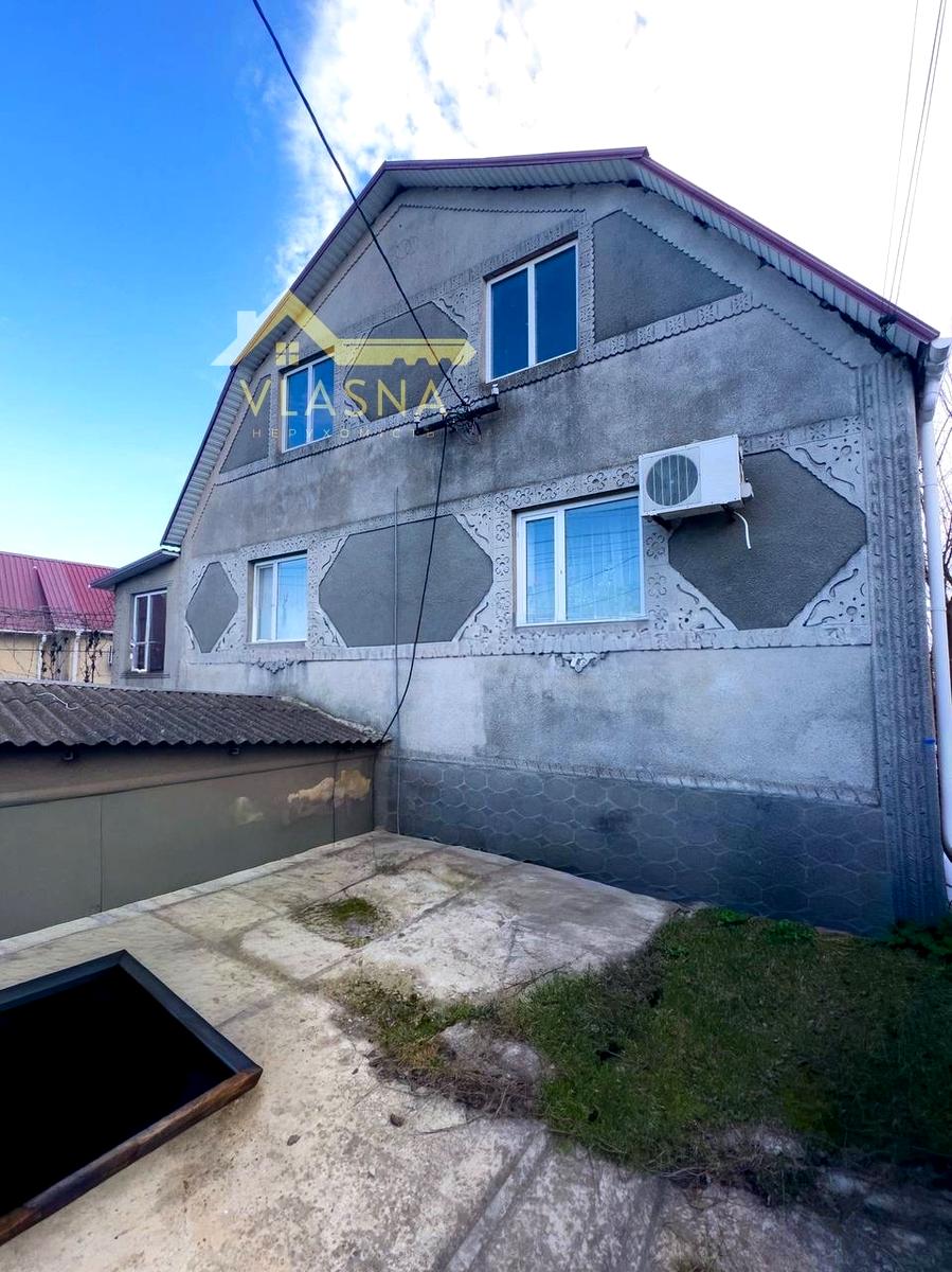 1868778661681421