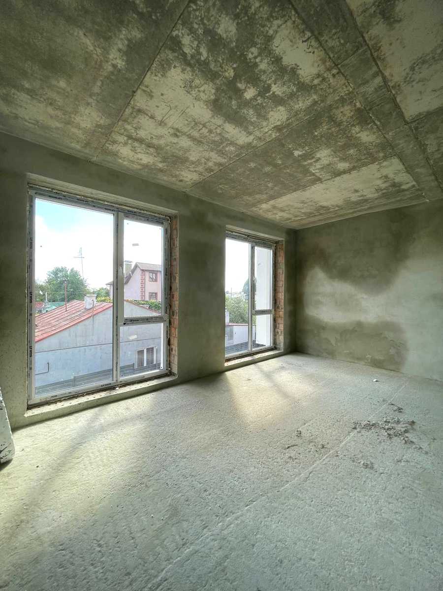 1868779499346497