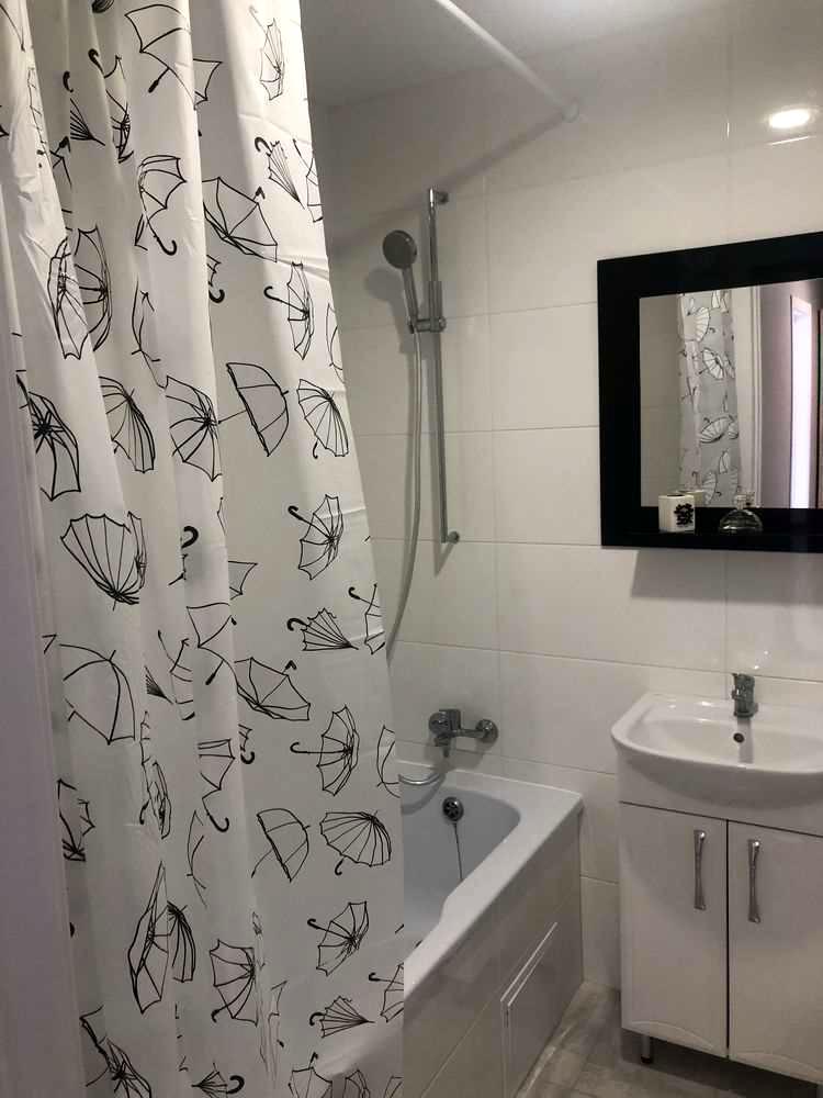 1868779718306171