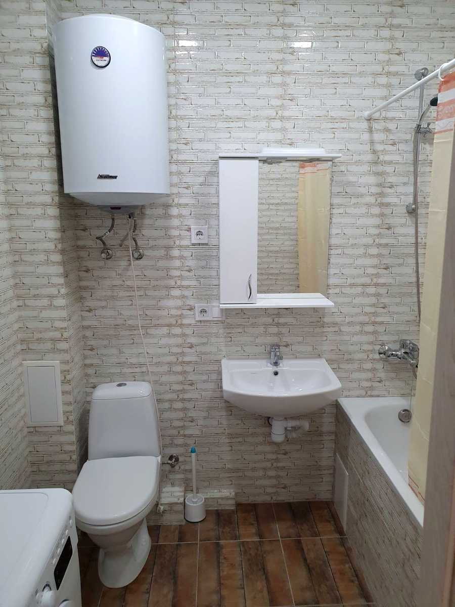 1868780184406624