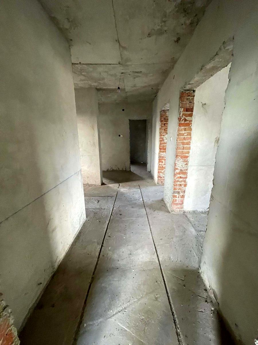1868785325043887