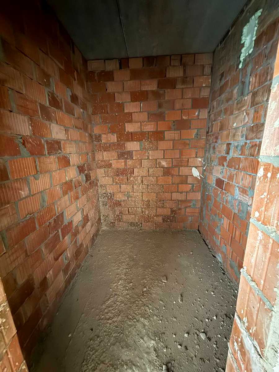 1868788963299429
