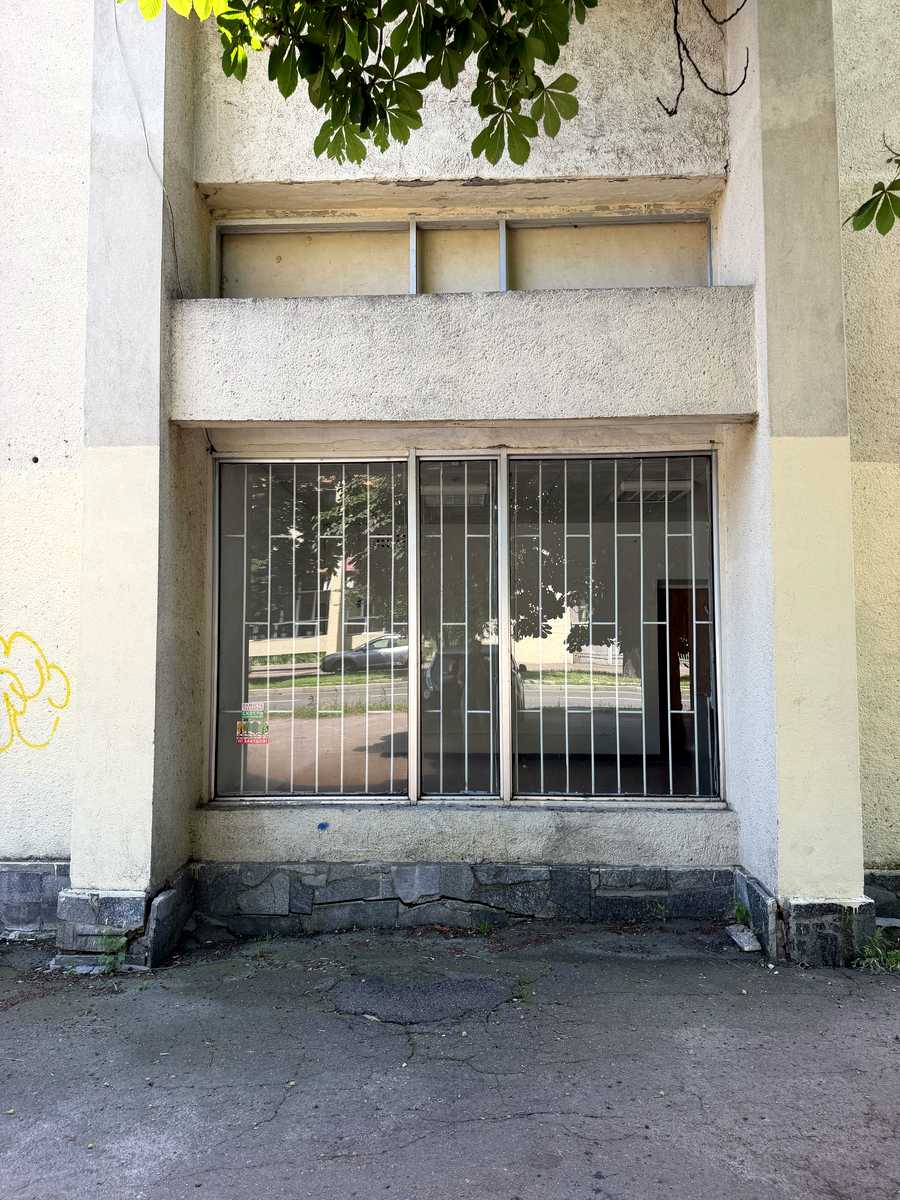1868791730795670