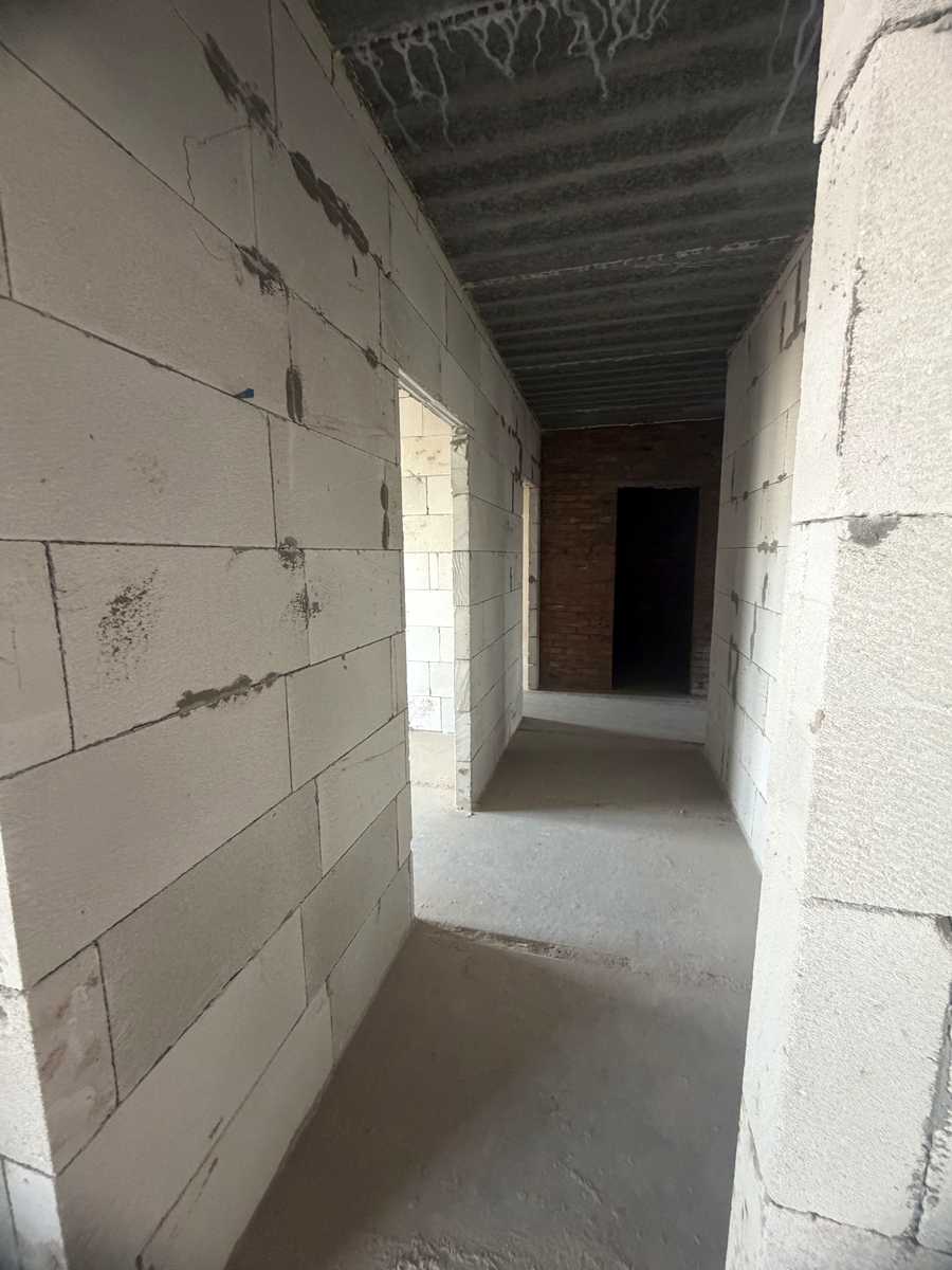 1868791873611568