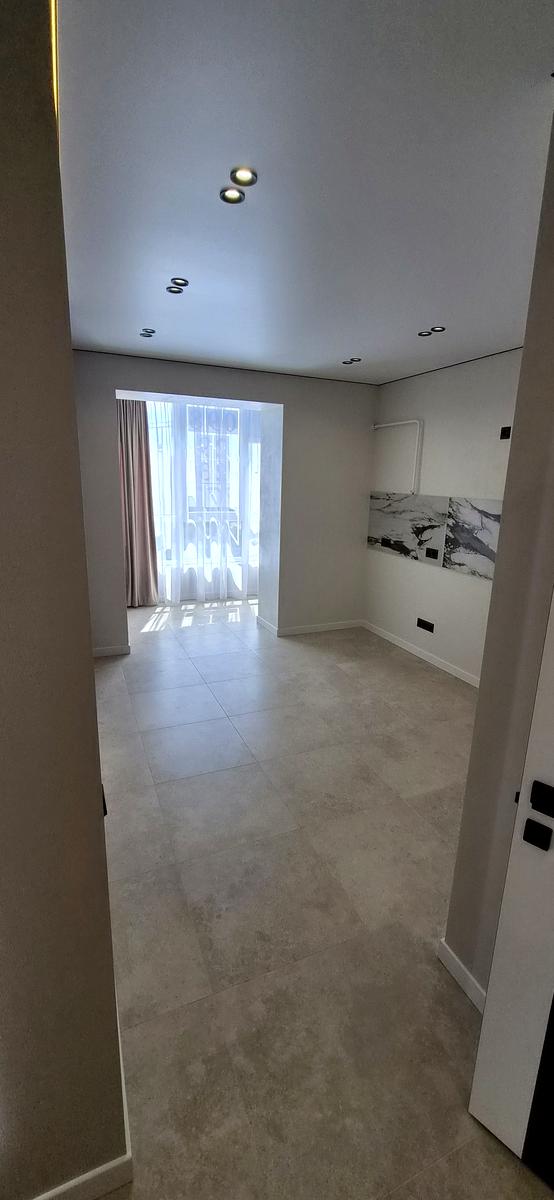 1868791942945924