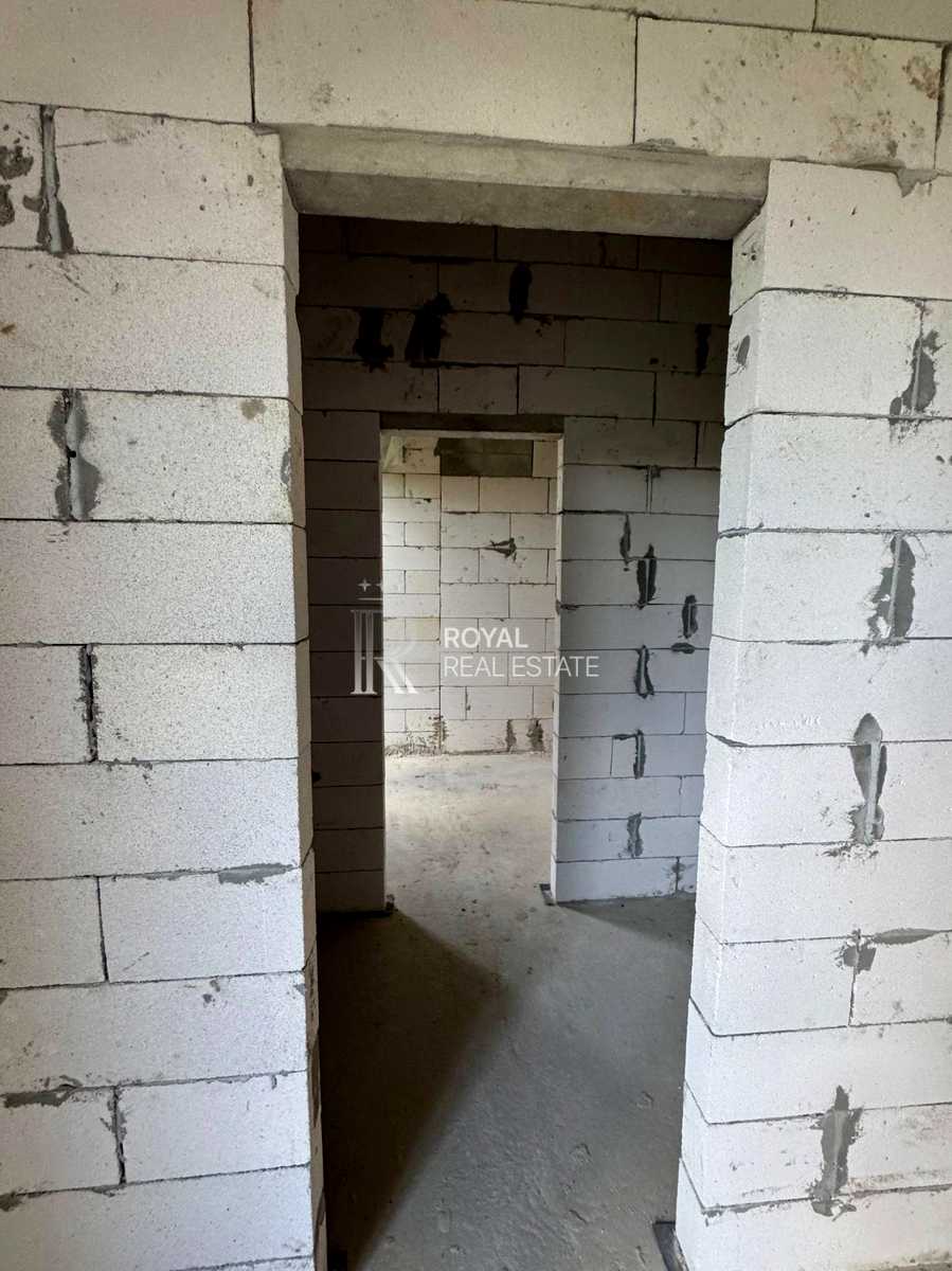 1868793237803955