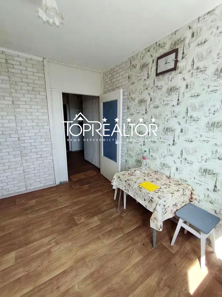 1868795469407923
