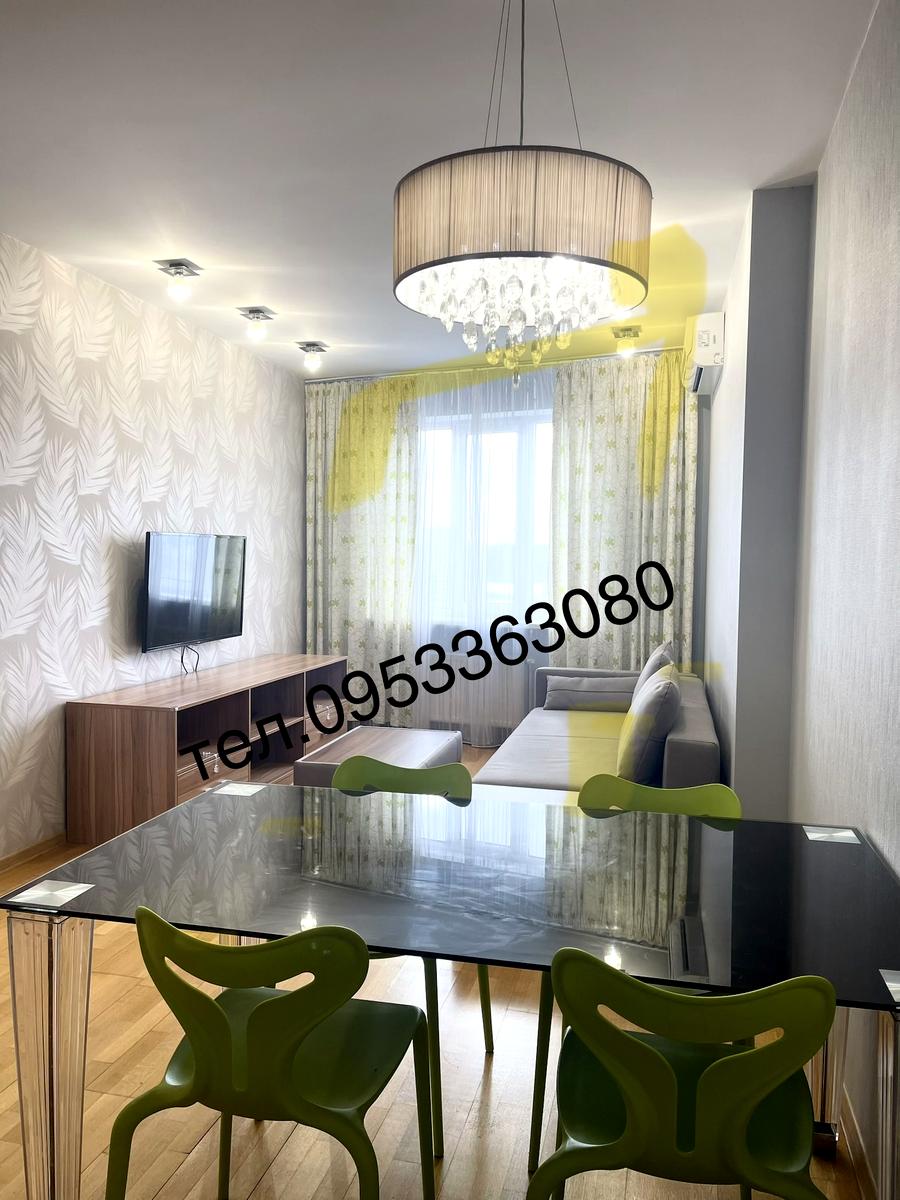 1868804681088579