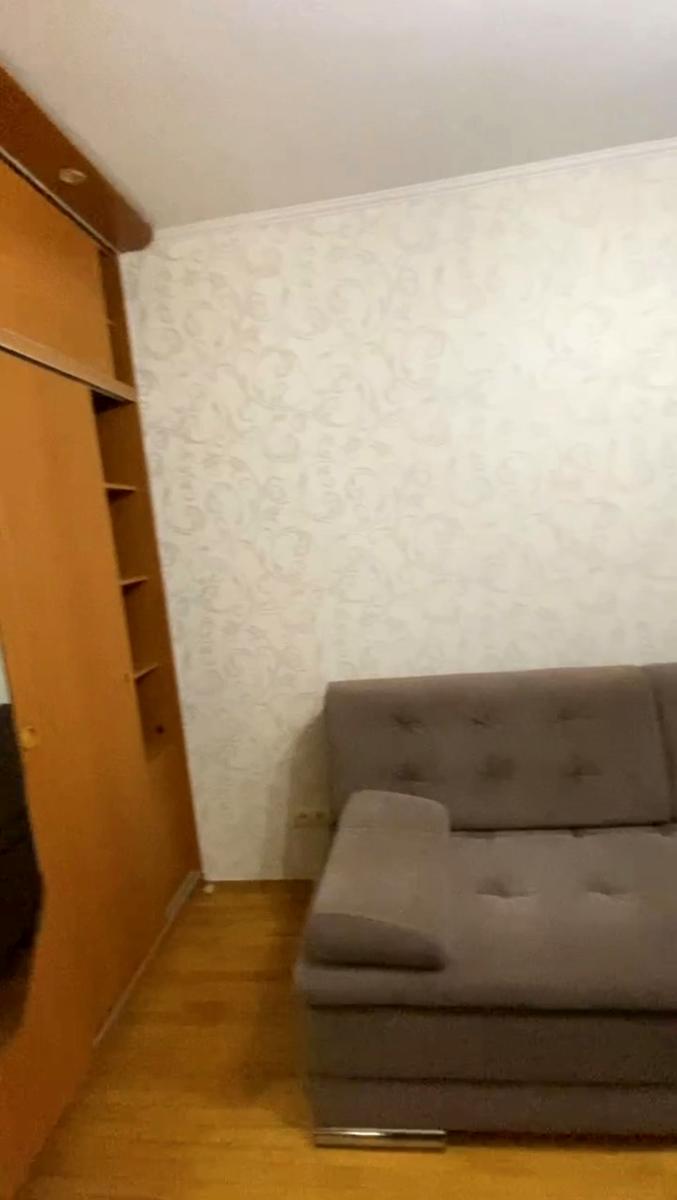 1868808829558093