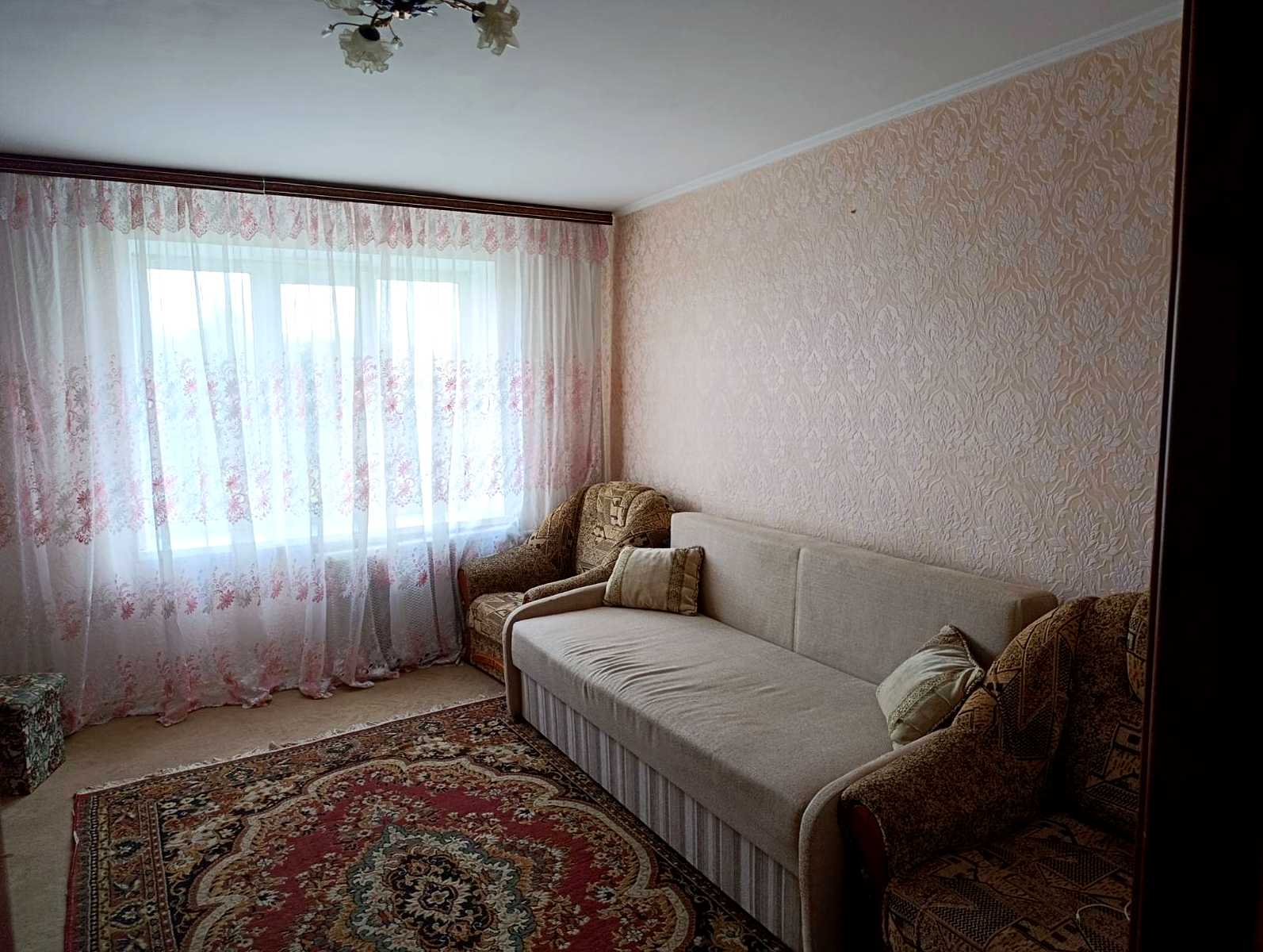 1868817311293987