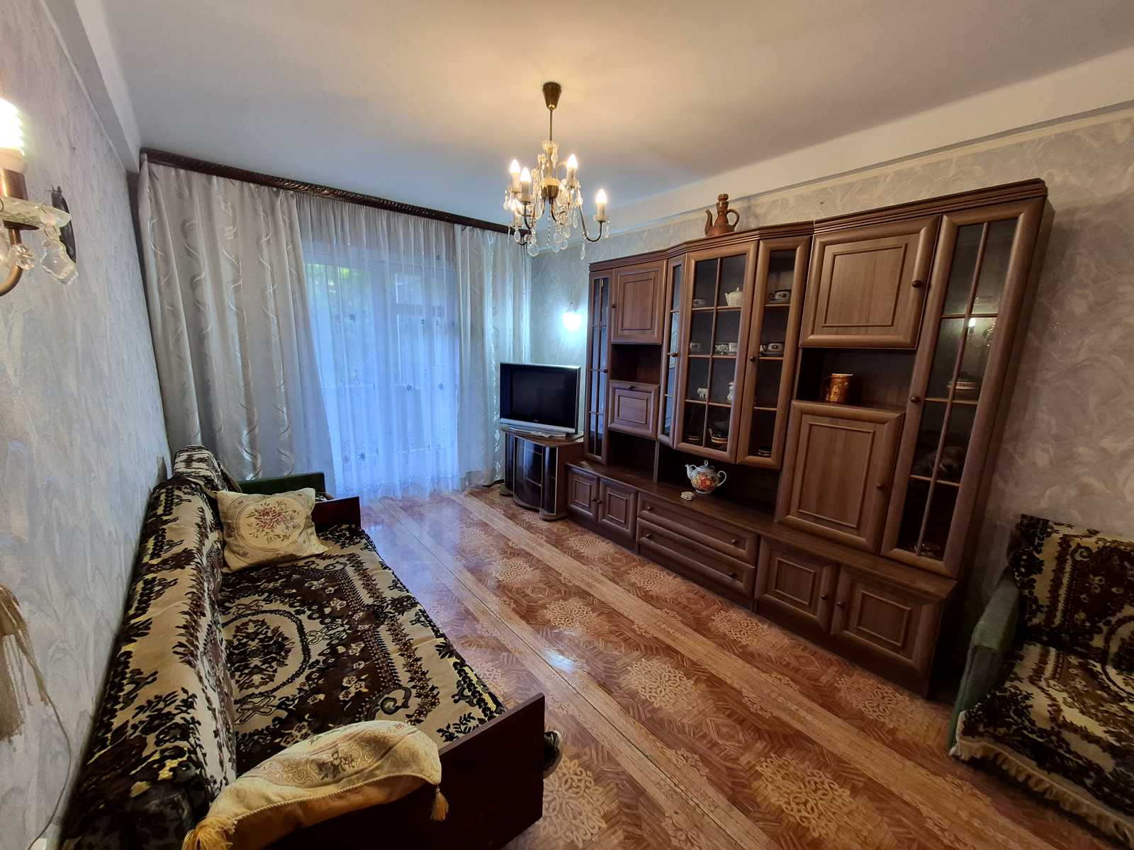 1868820409836399