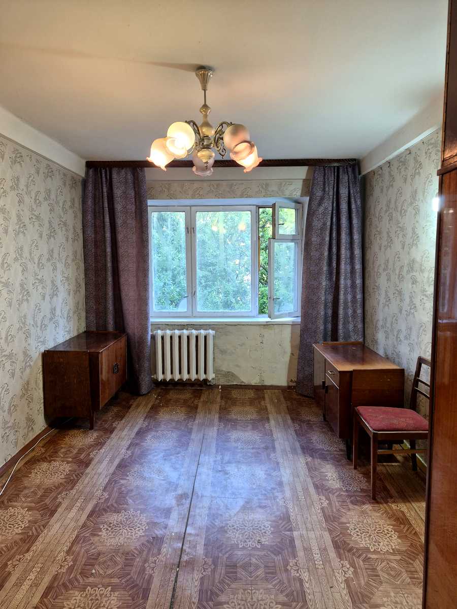 1868820413166328