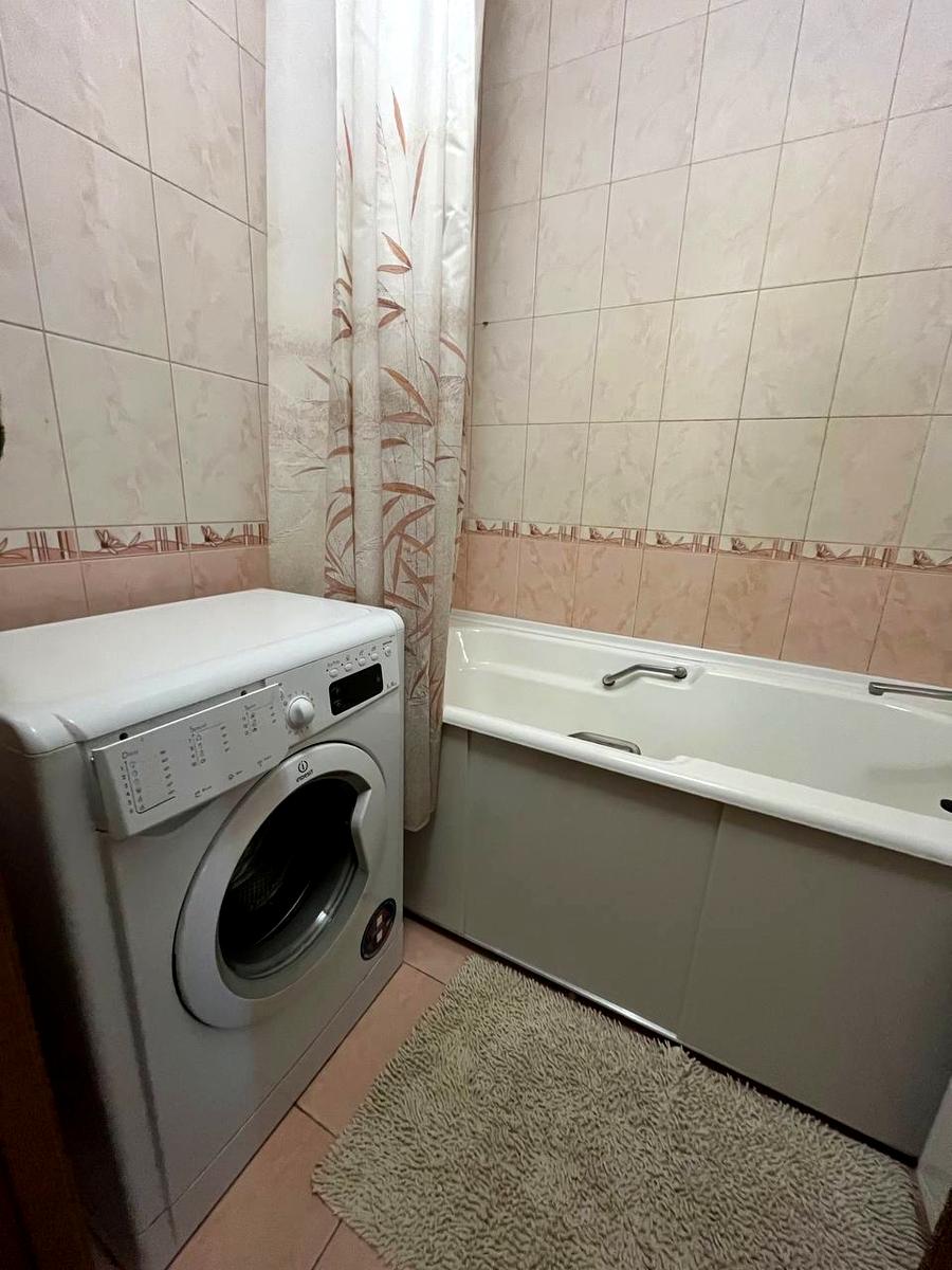 1868857105922867