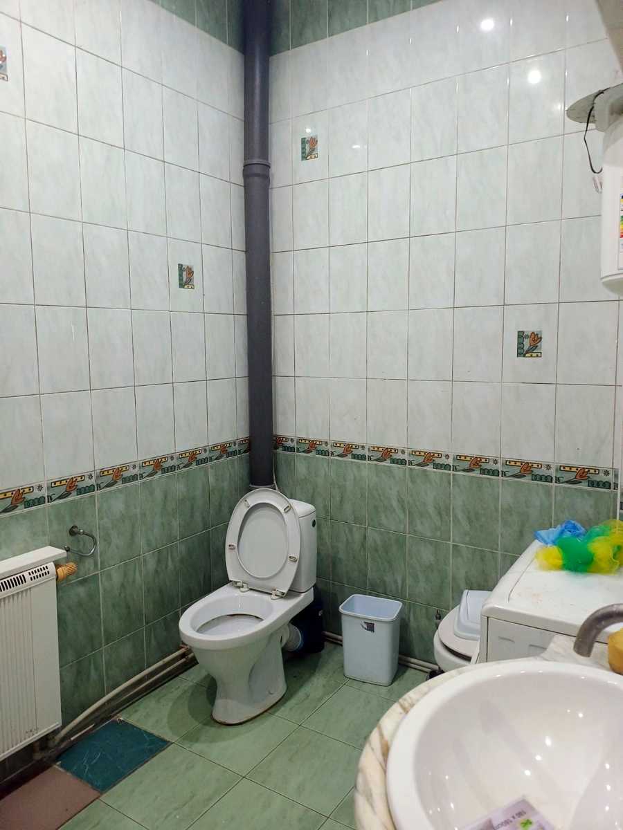 1868857974722291