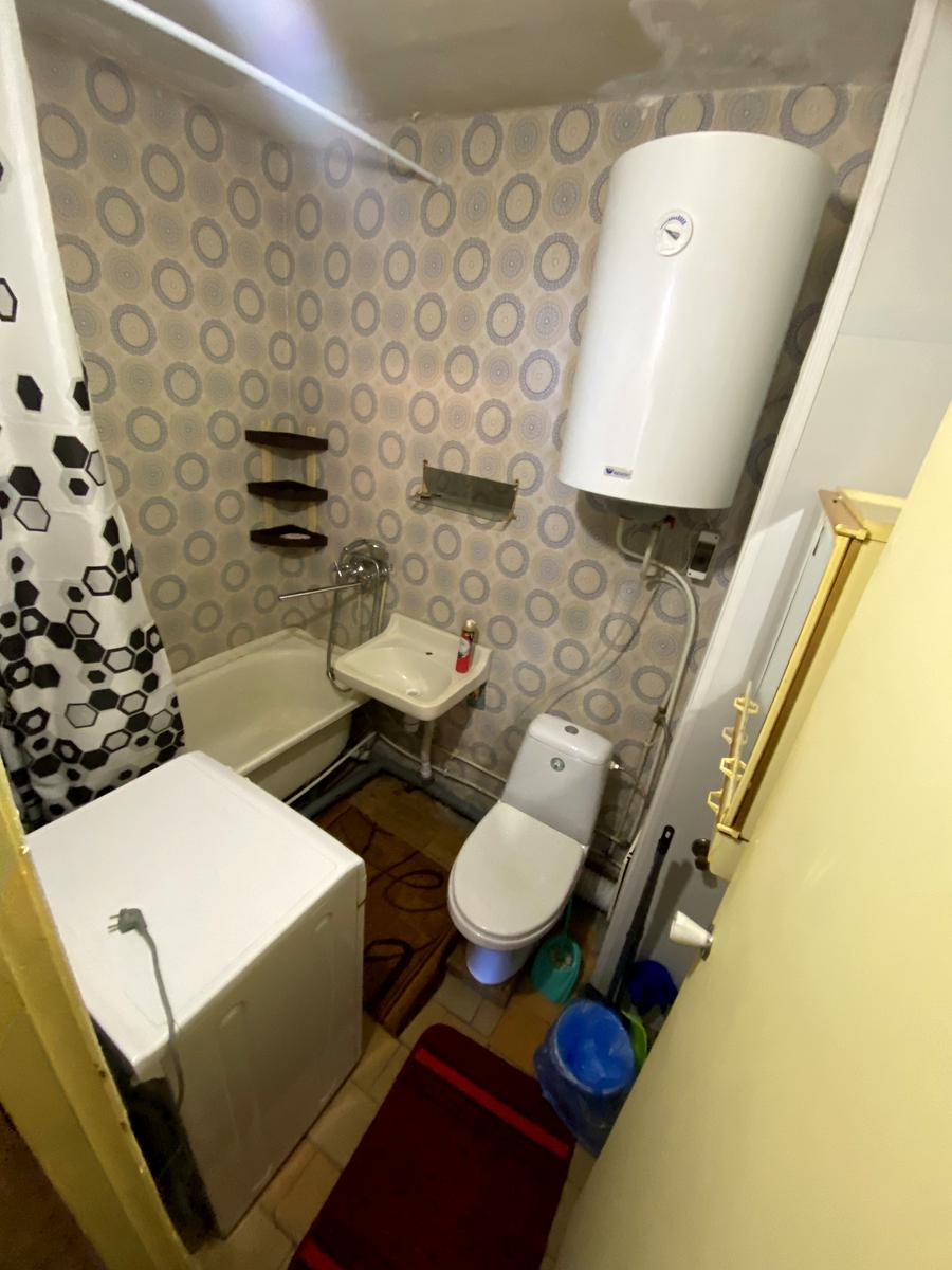 1868860851040674