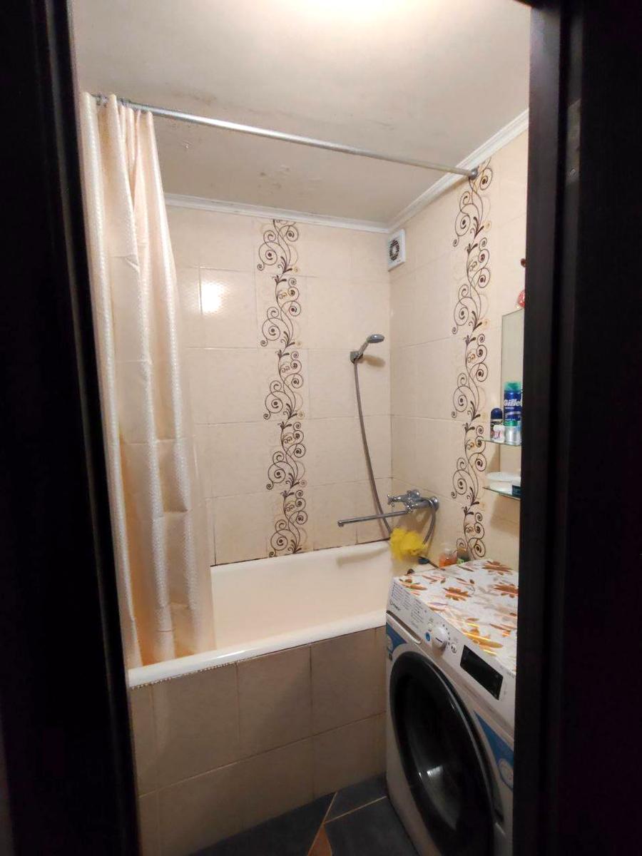 1868866380257642
