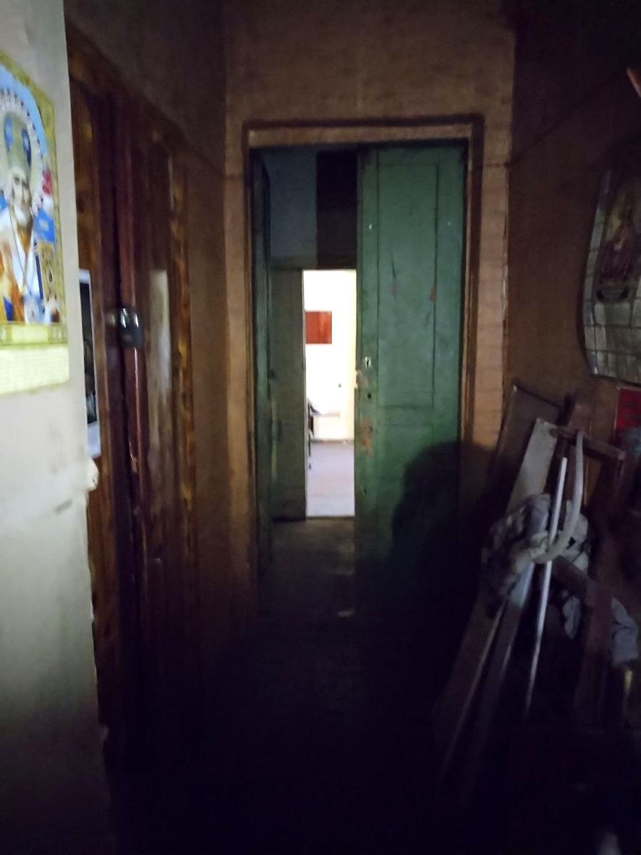 1868867775389089