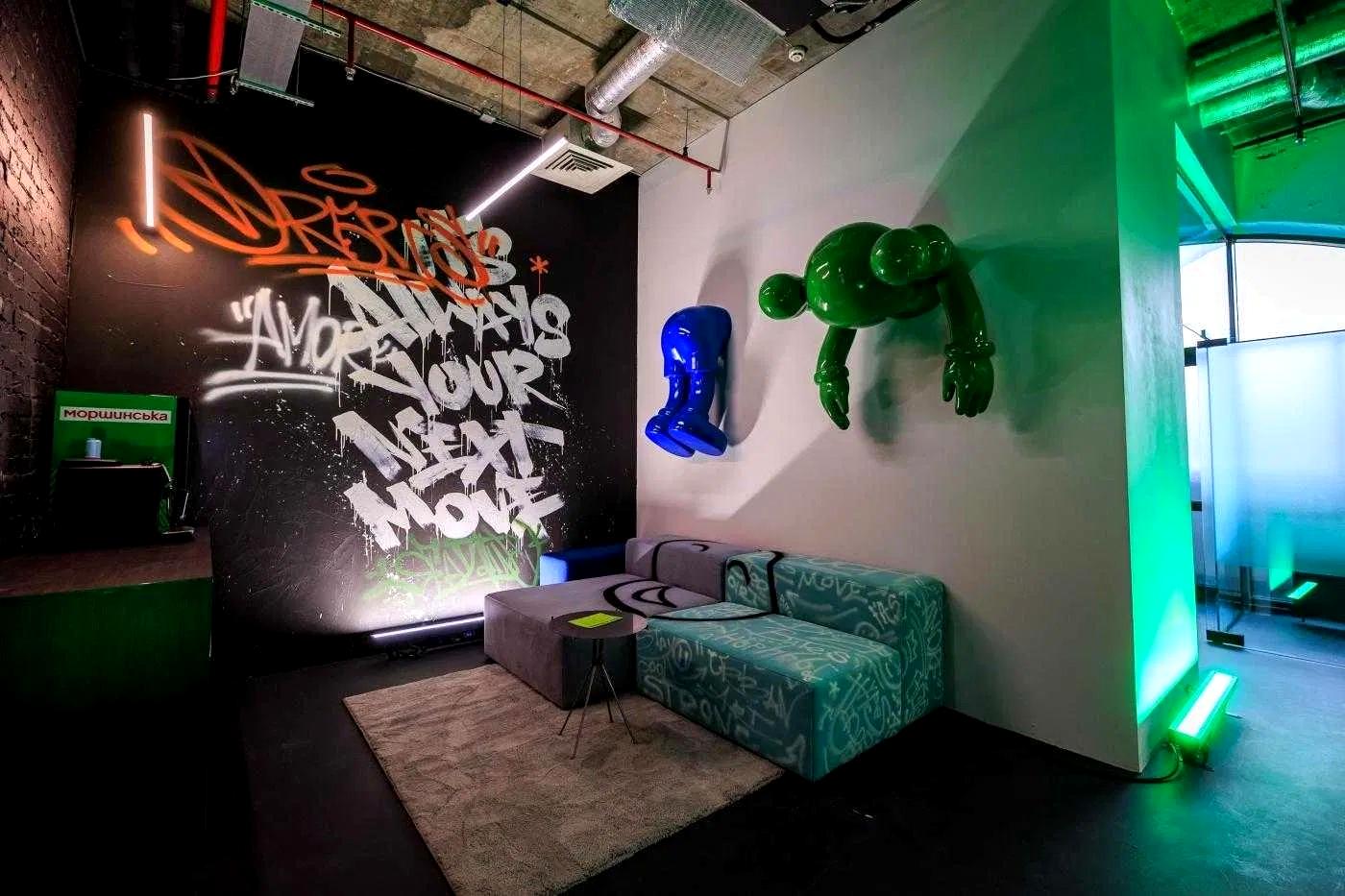 1868868255311476