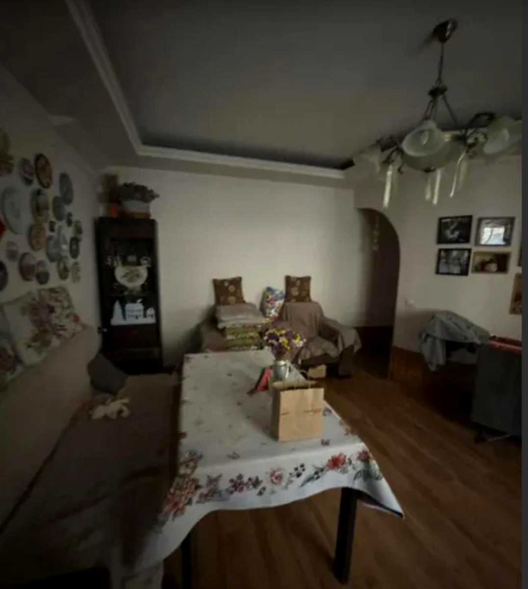 1868868439187131