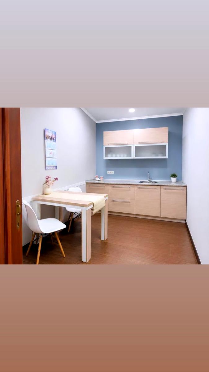 1868868468703354