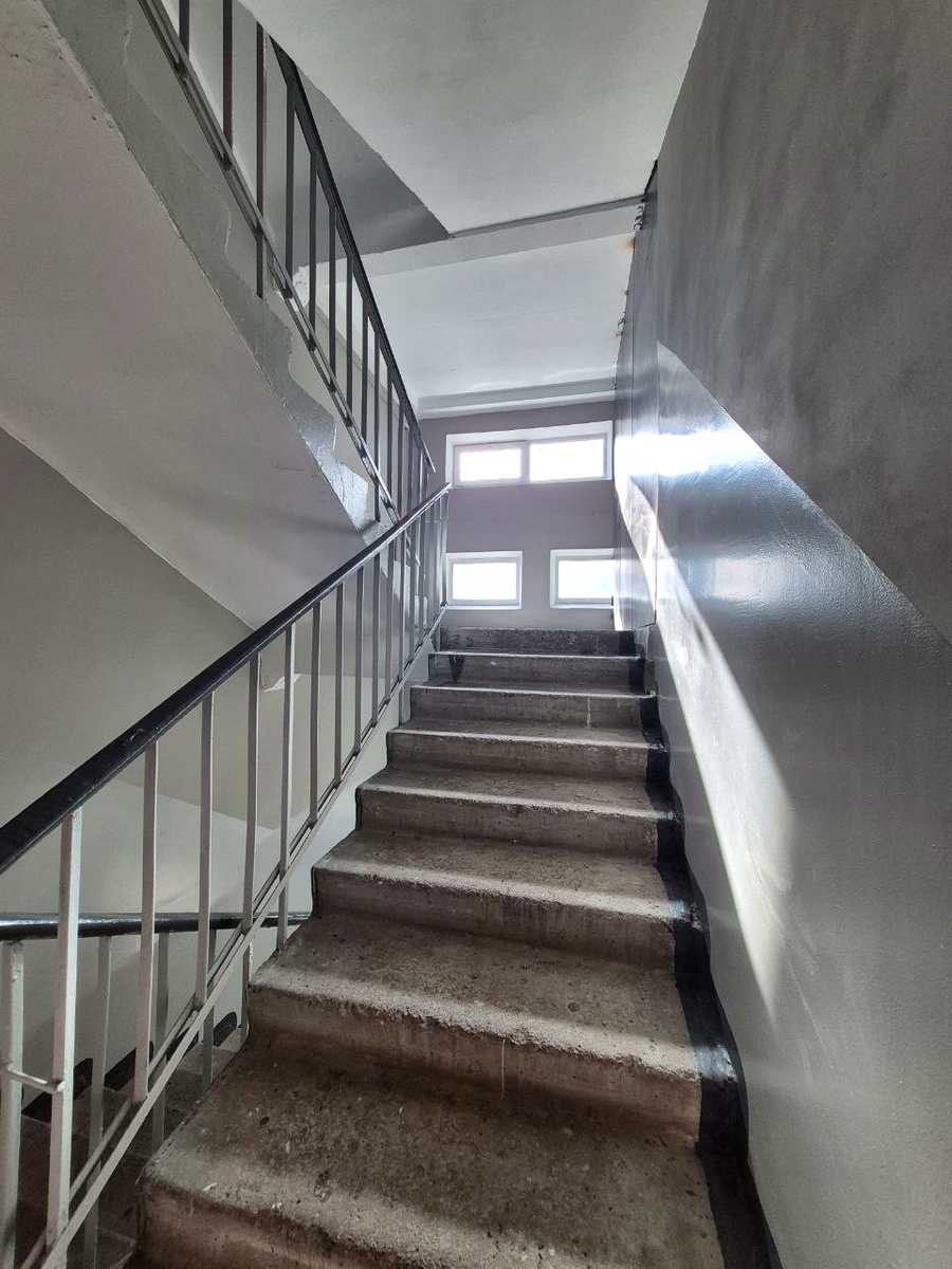 1868868732908722