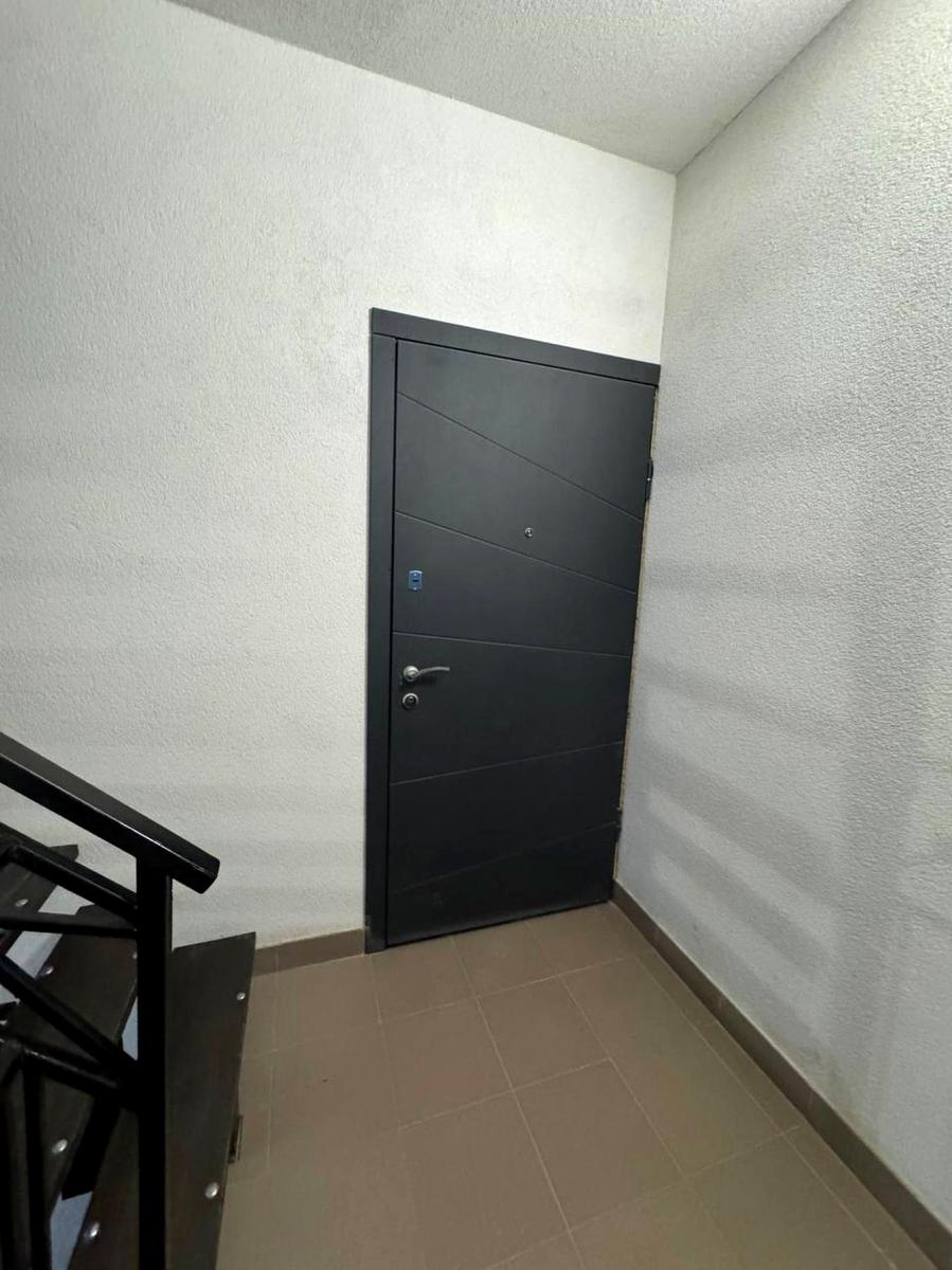 1868872557812236