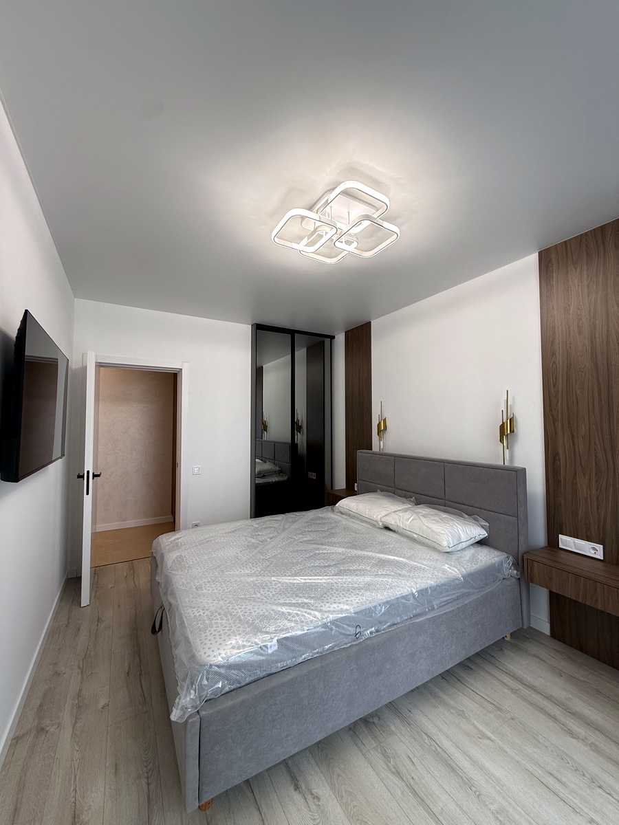 1868872799365326