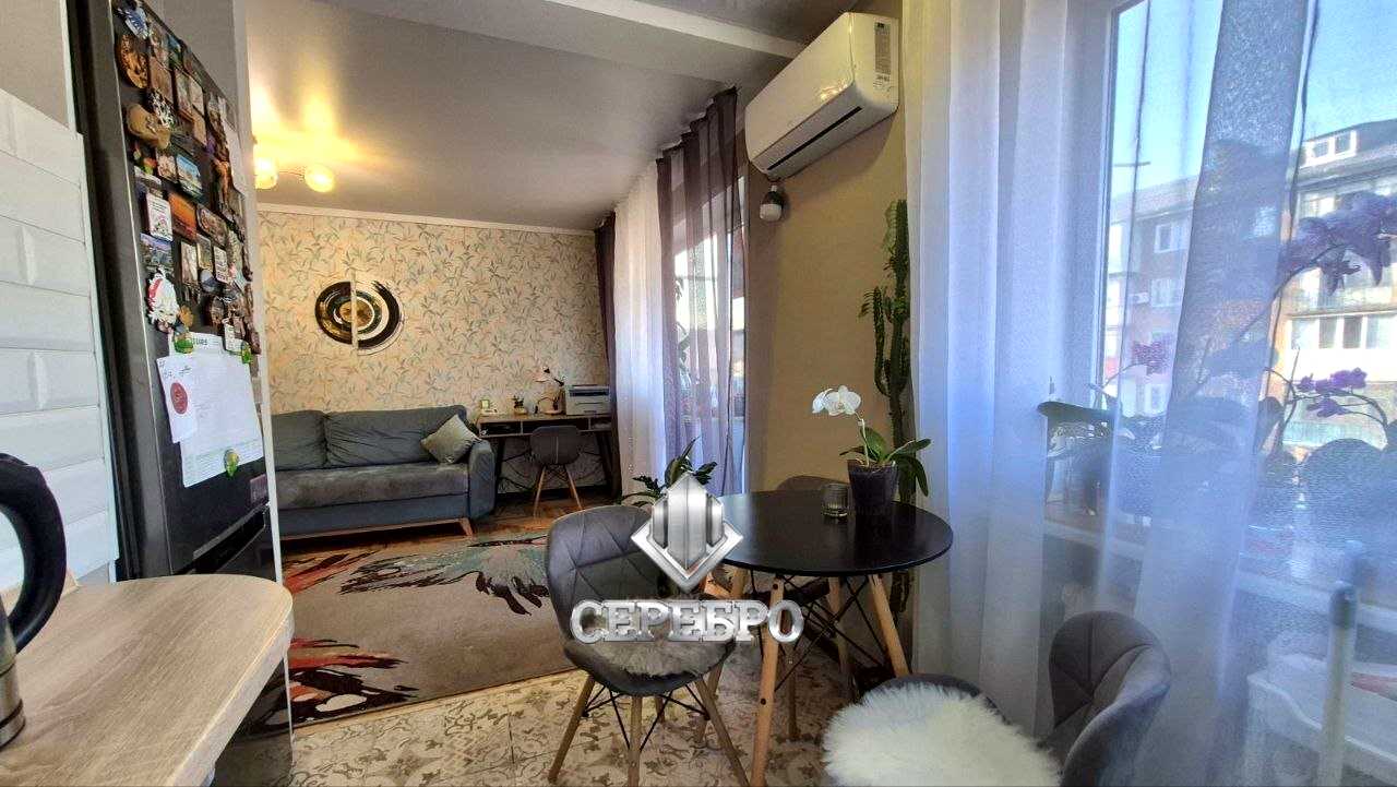 1868874746993711