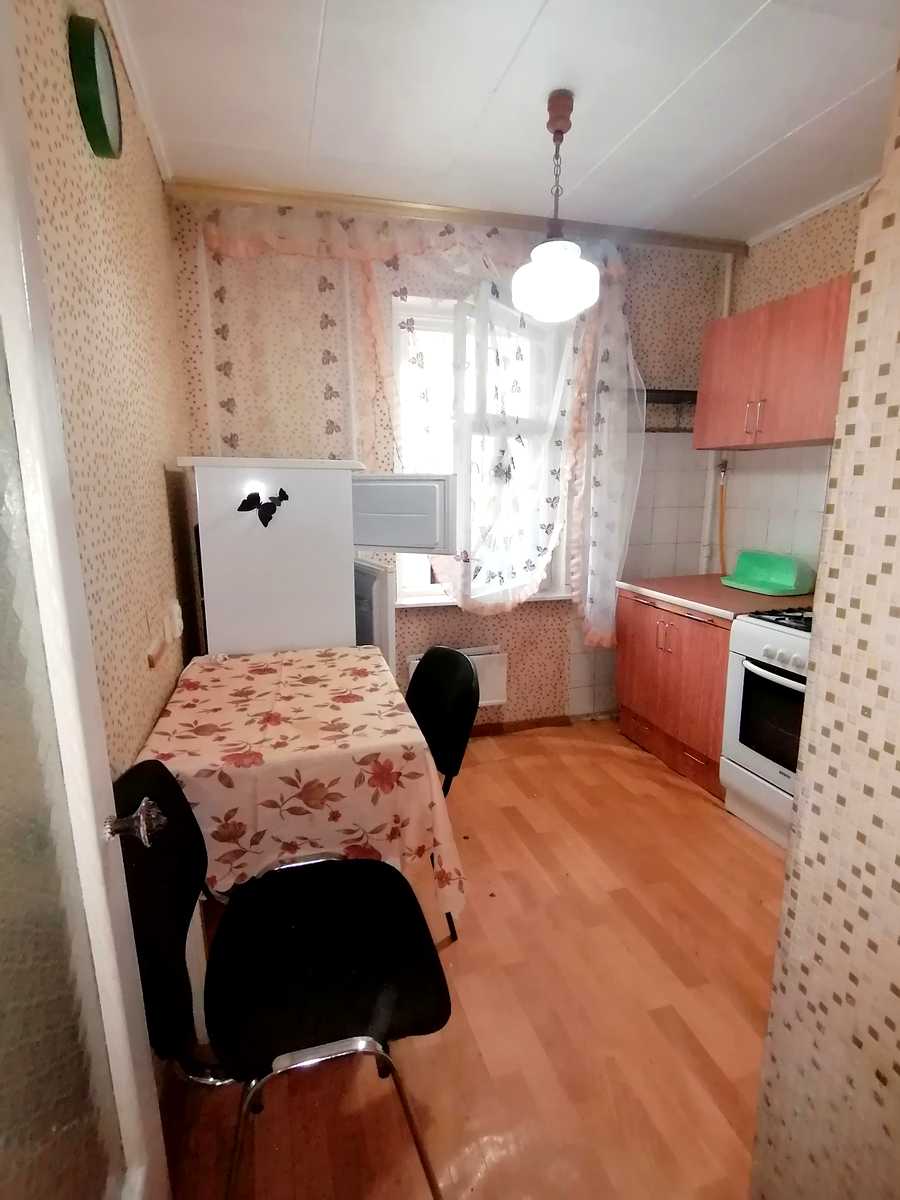 1868875418706608