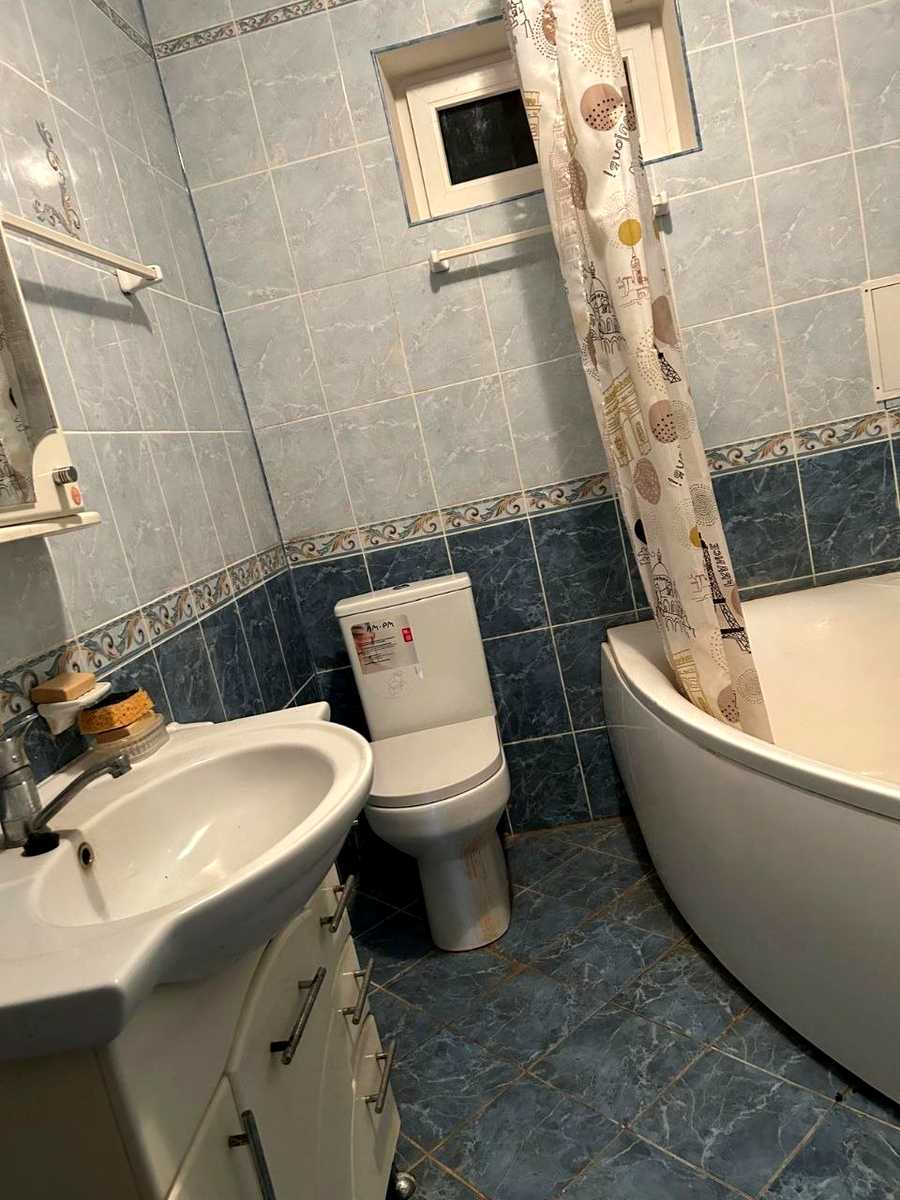 1868875654814369