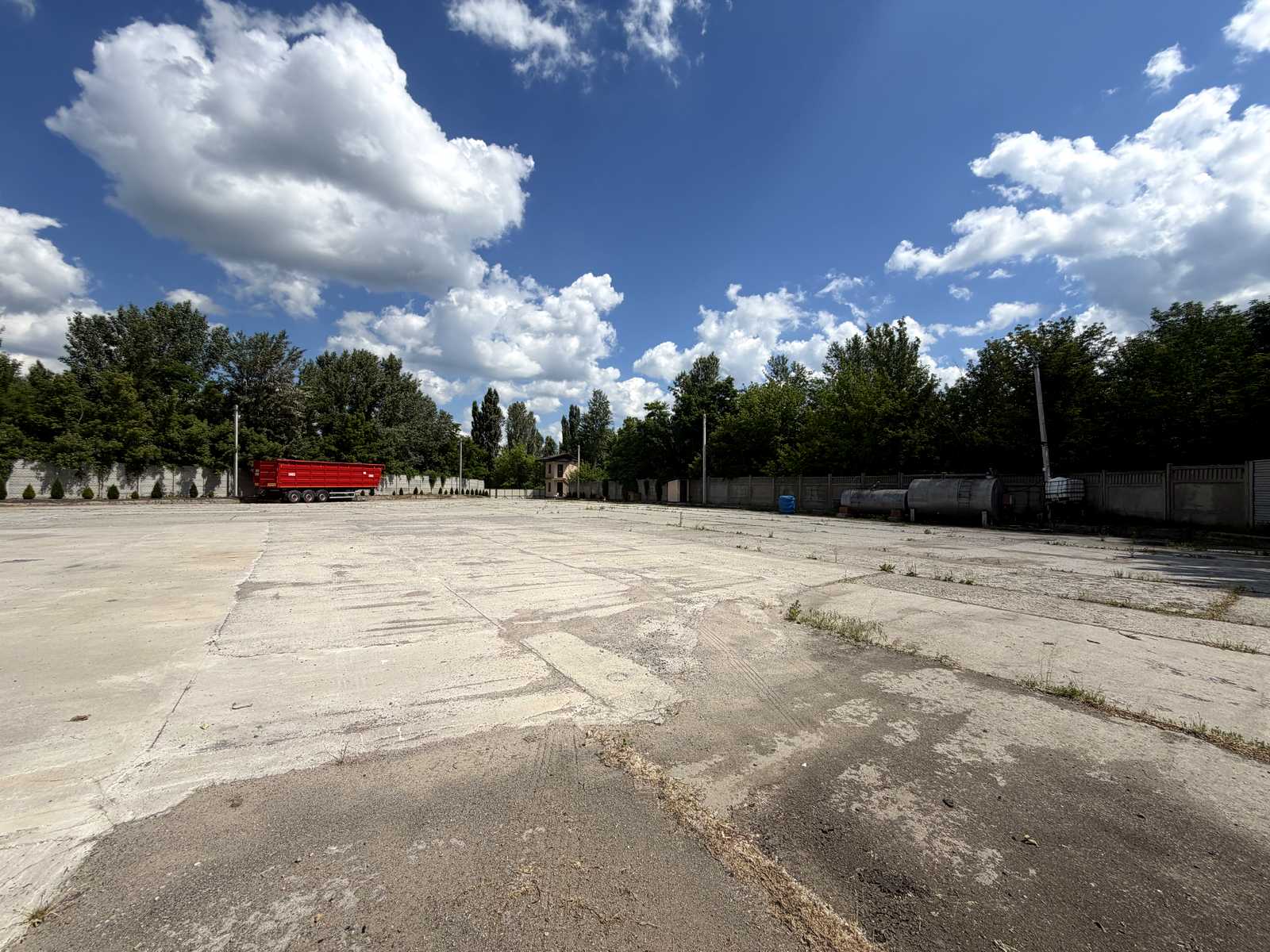1868876754846097