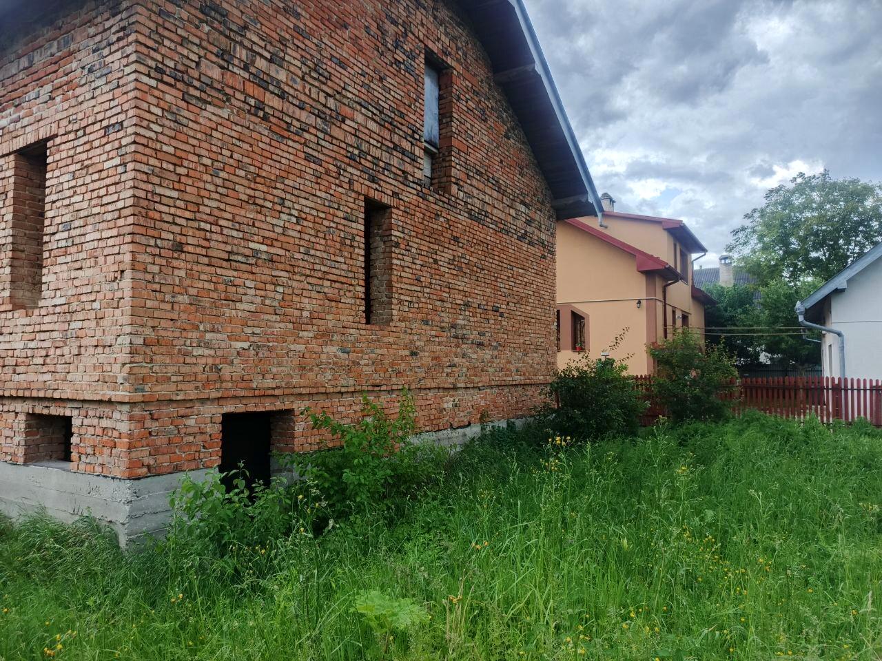 1868877757725846