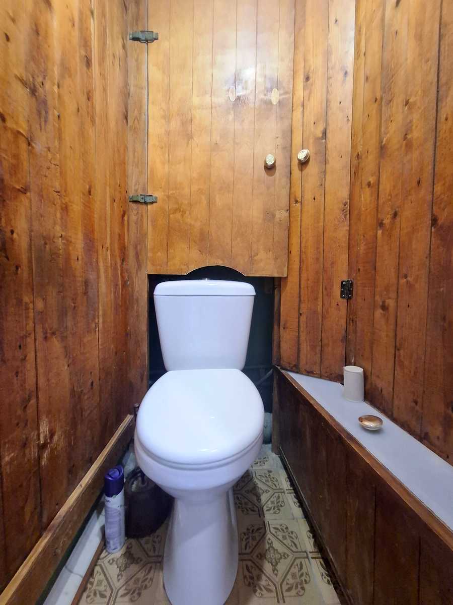 1868879475649019