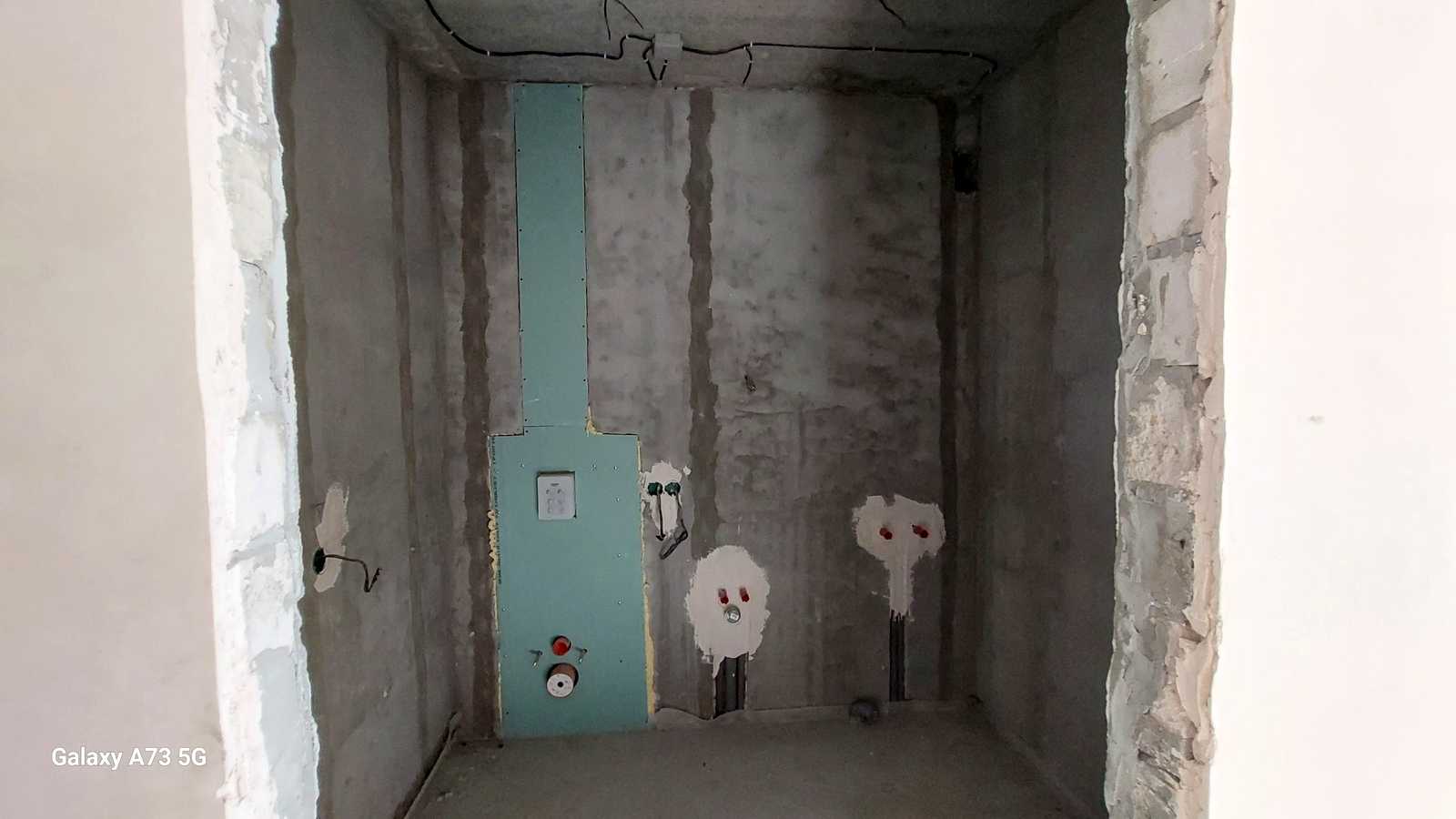 1868885004828905