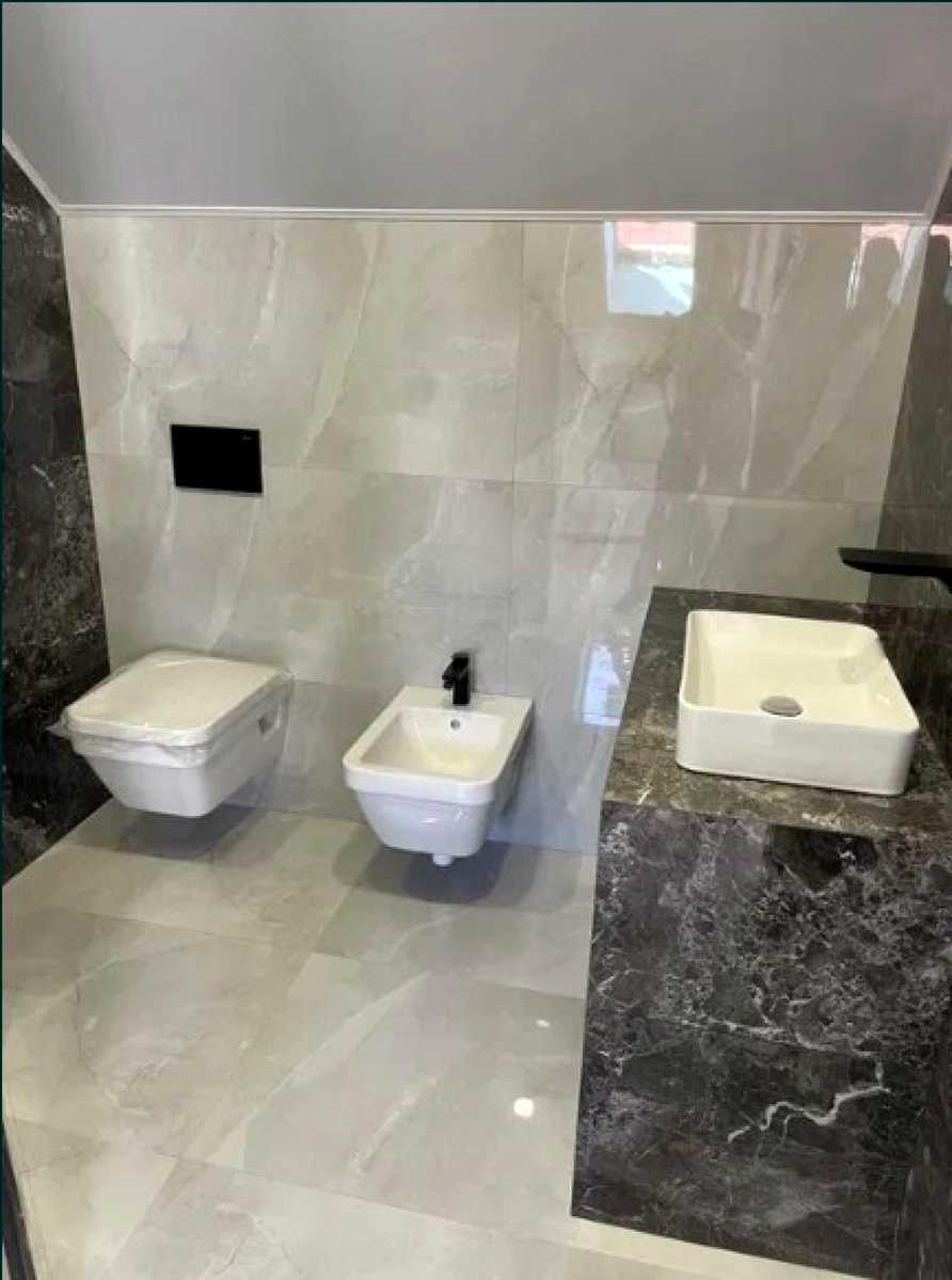 1868885136223755.jpg