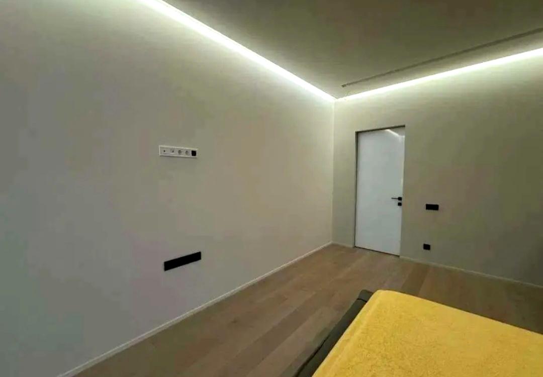 1868885741981624