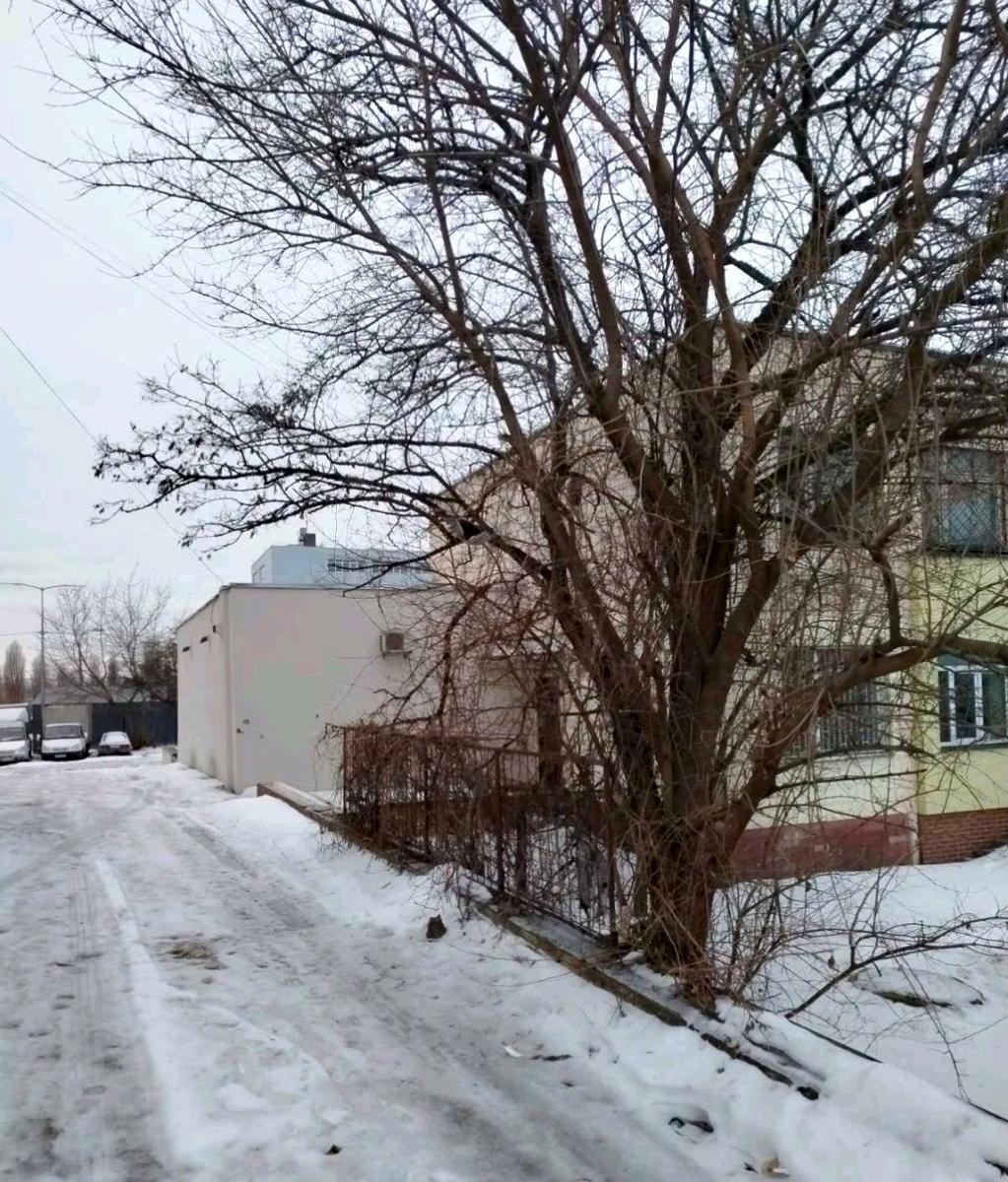 1868887855408883