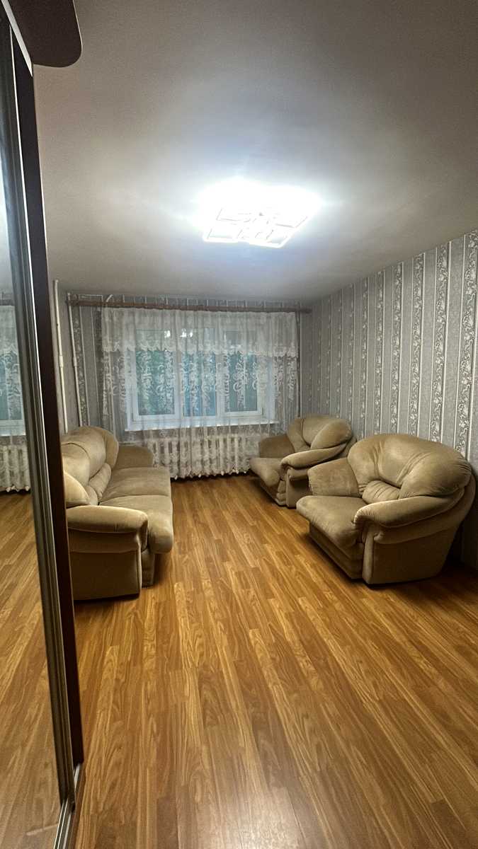 1868888421803332